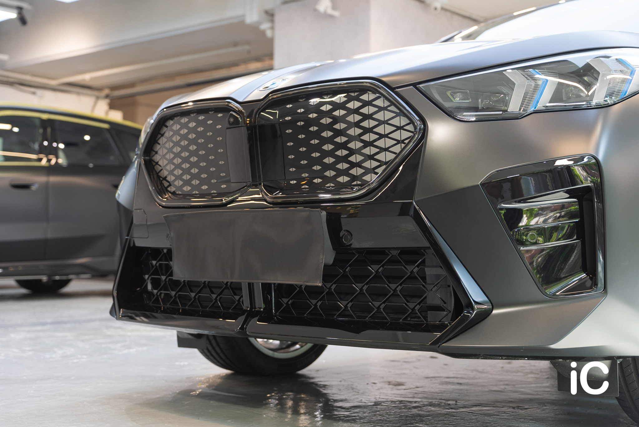 BMW iX2 透明 PPF 施工作品