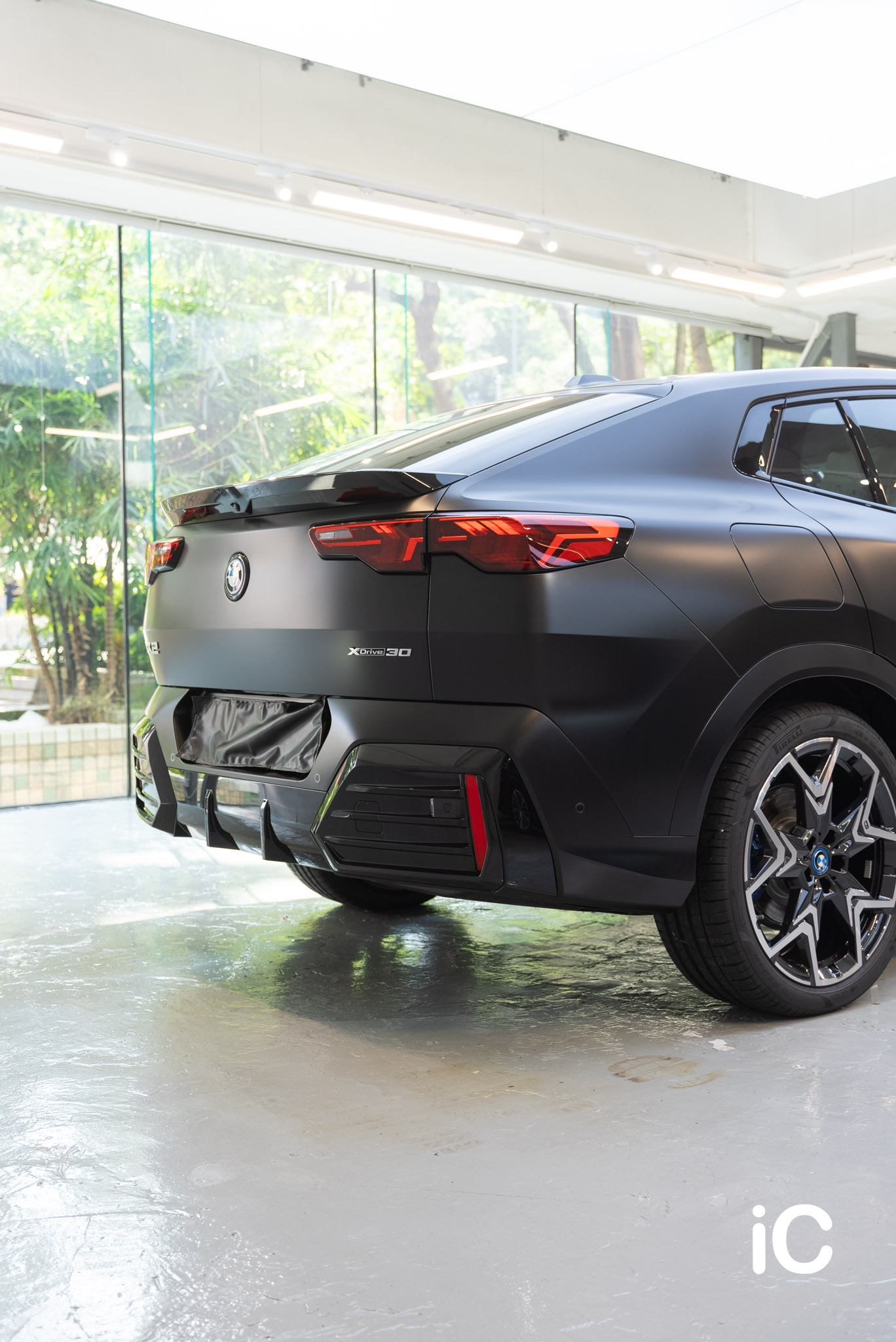 BMW iX2 透明 PPF 施工作品