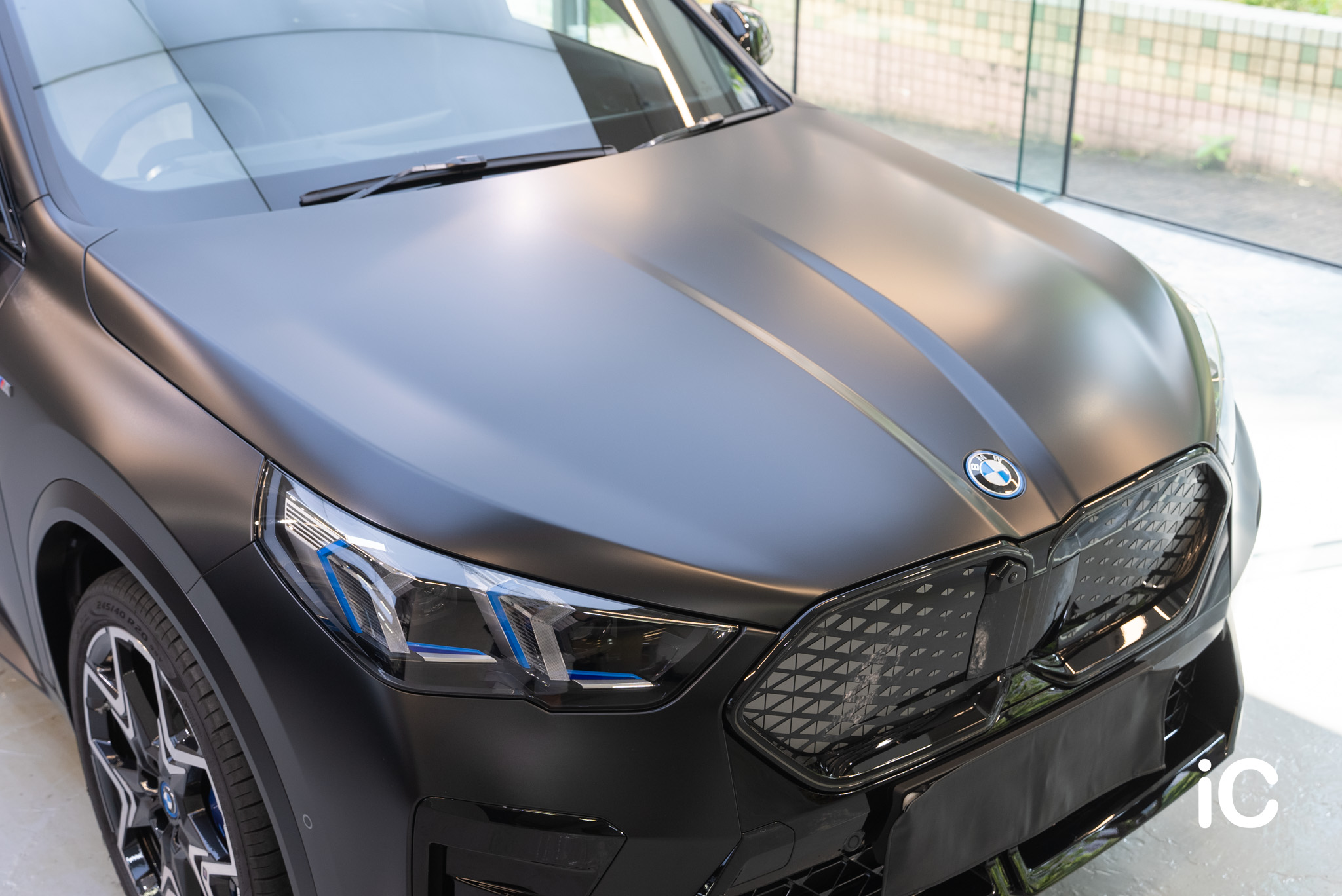 BMW iX2 透明 PPF 施工作品