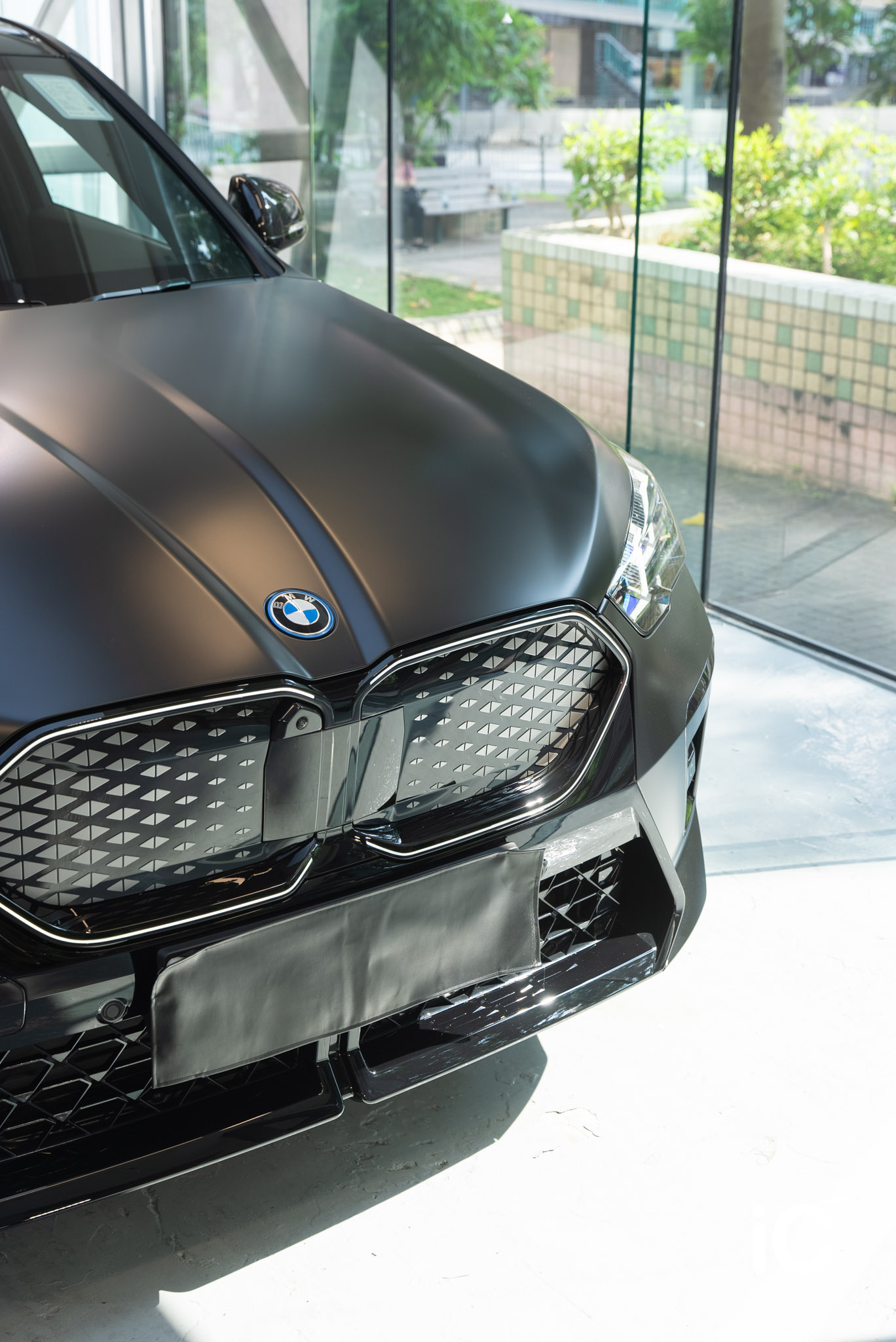 BMW iX2 透明 PPF 施工作品