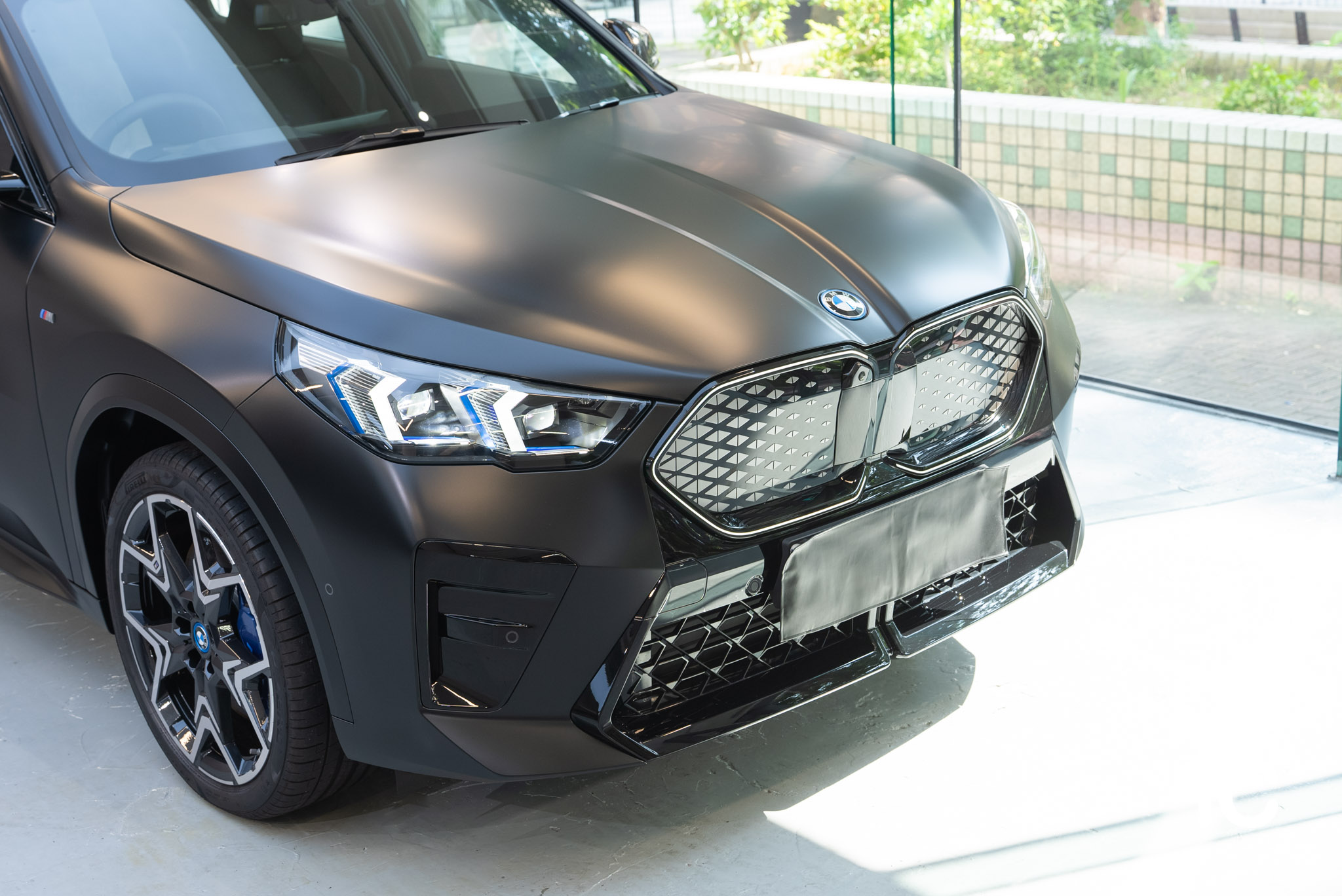 BMW iX2 透明 PPF 施工作品