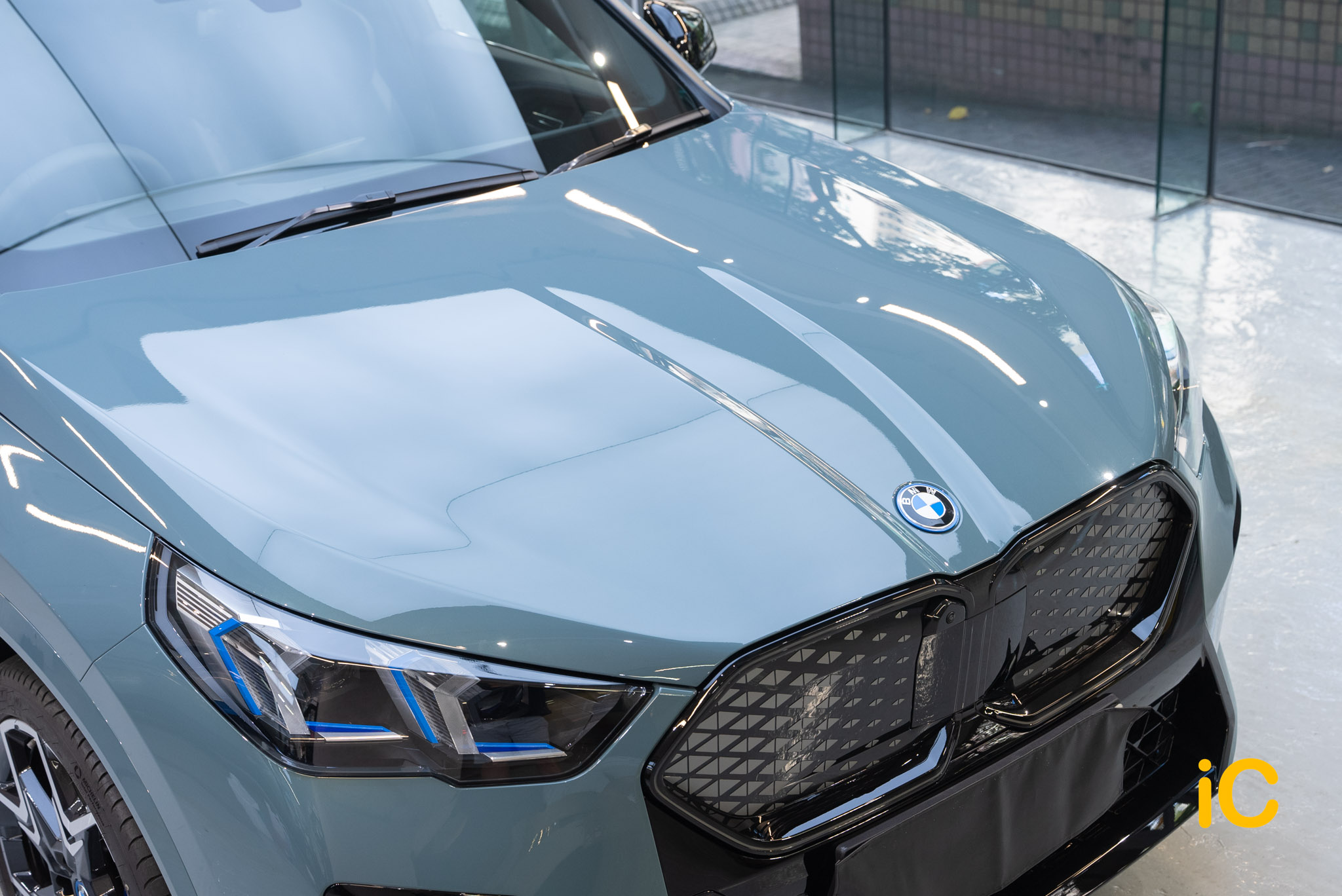 BMW iX2 透明 PPF 施工作品