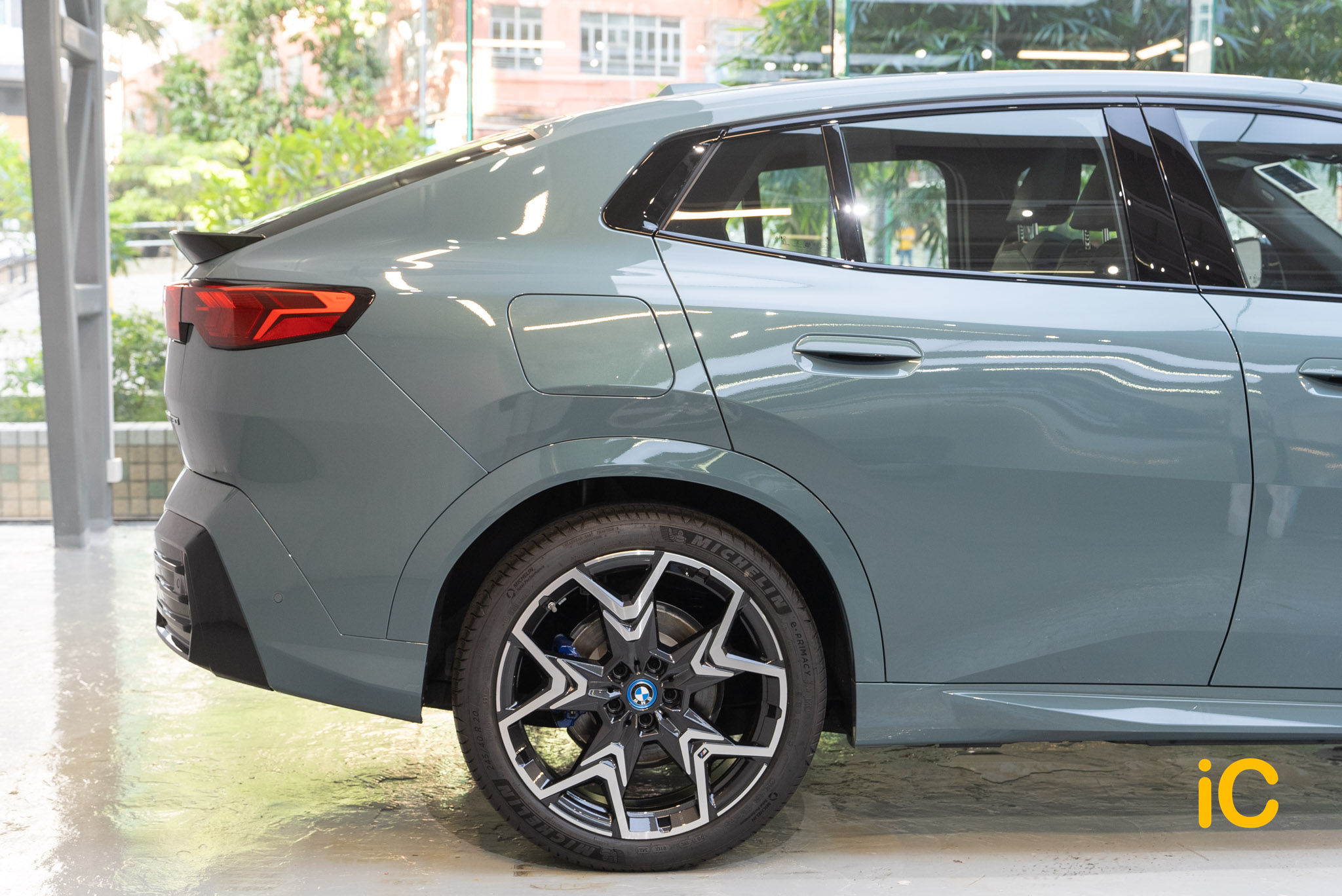BMW iX2 透明 PPF 施工作品