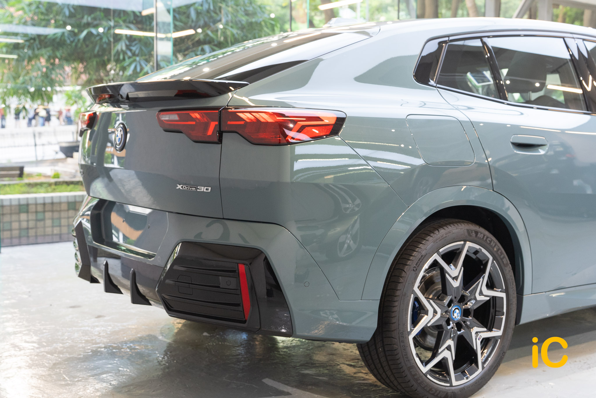 BMW iX2 透明 PPF 施工作品