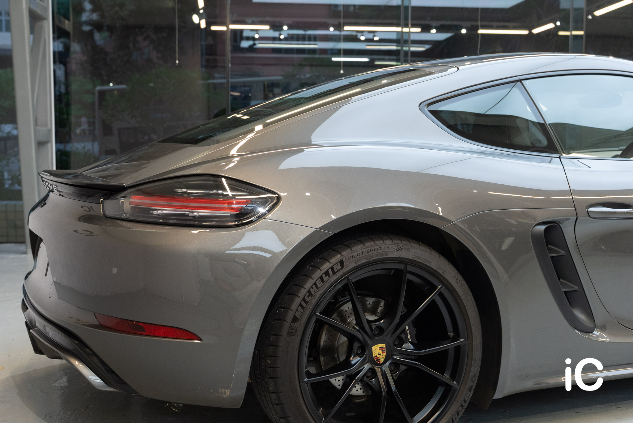 Porsche 718 Cayman 透明 PPF 施工作品