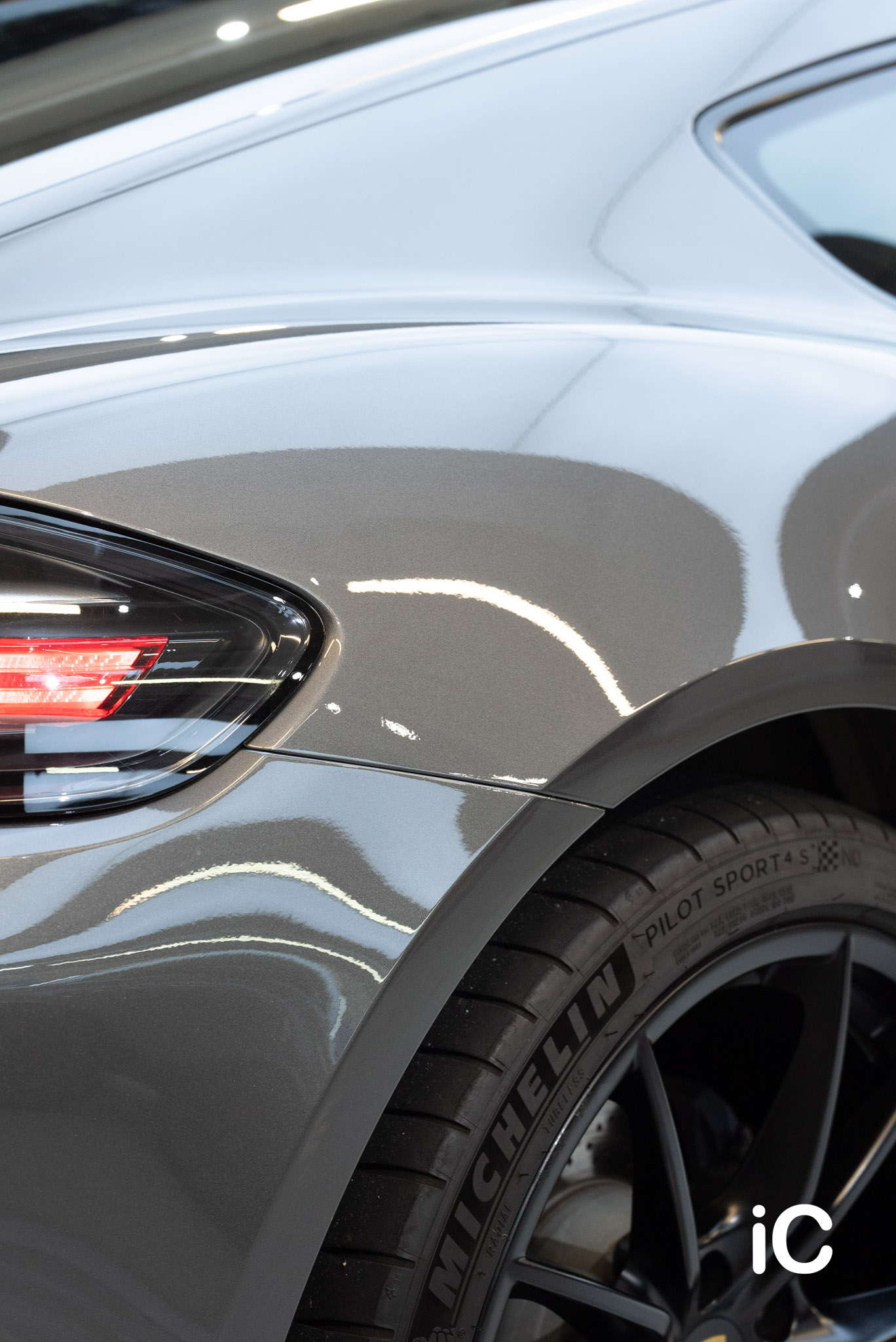 Porsche 718 Cayman 透明 PPF 施工作品