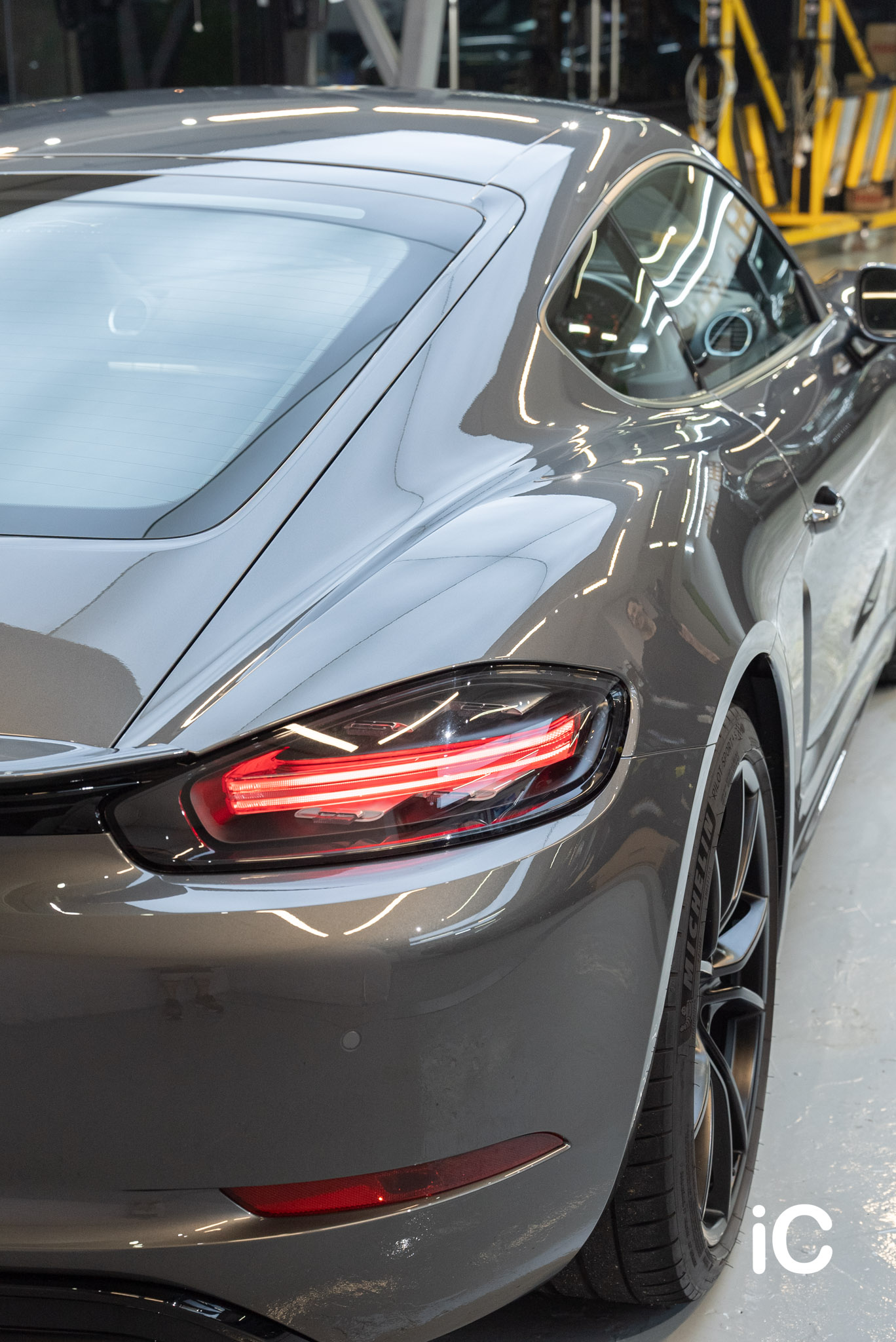 Porsche 718 Cayman 透明 PPF 施工作品