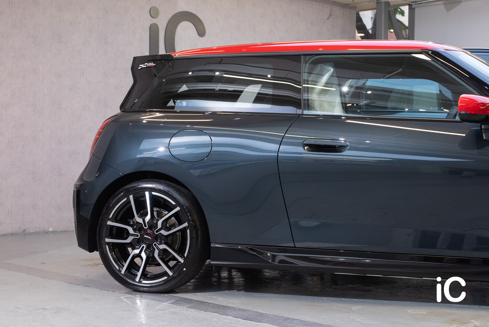MINI Cooper SE + Mini Countryman 鍍膜 施工作品