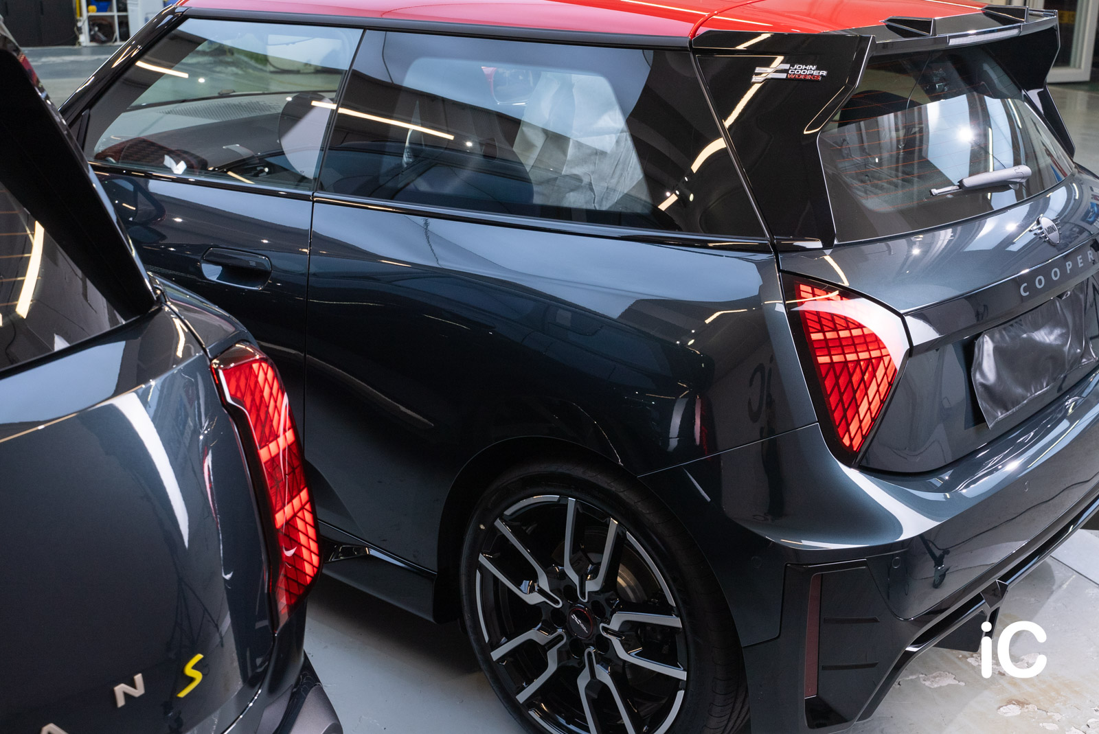 MINI Cooper SE + Mini Countryman 鍍膜 施工作品