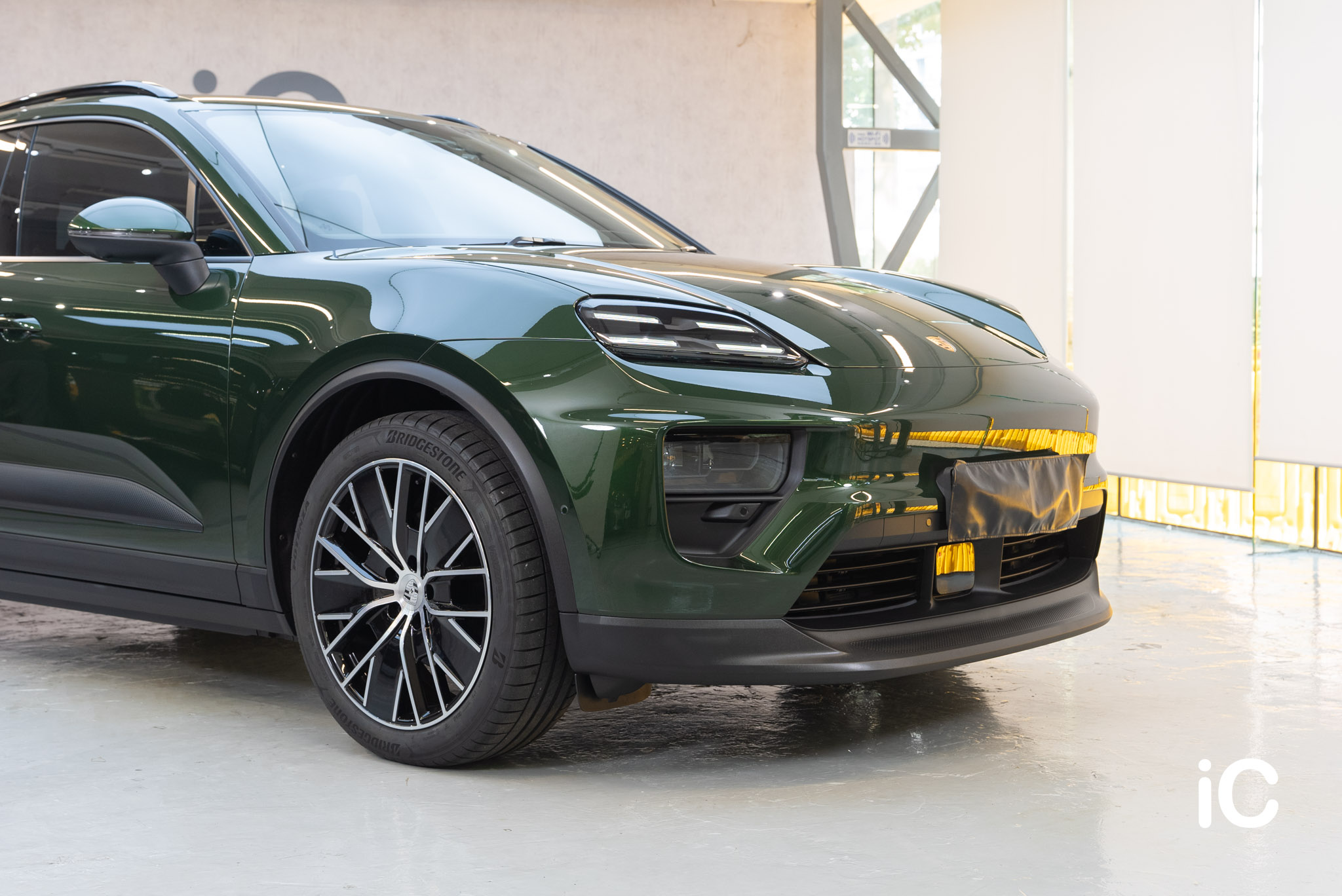 Porsche Macan EV 透明 PPF 施工作品