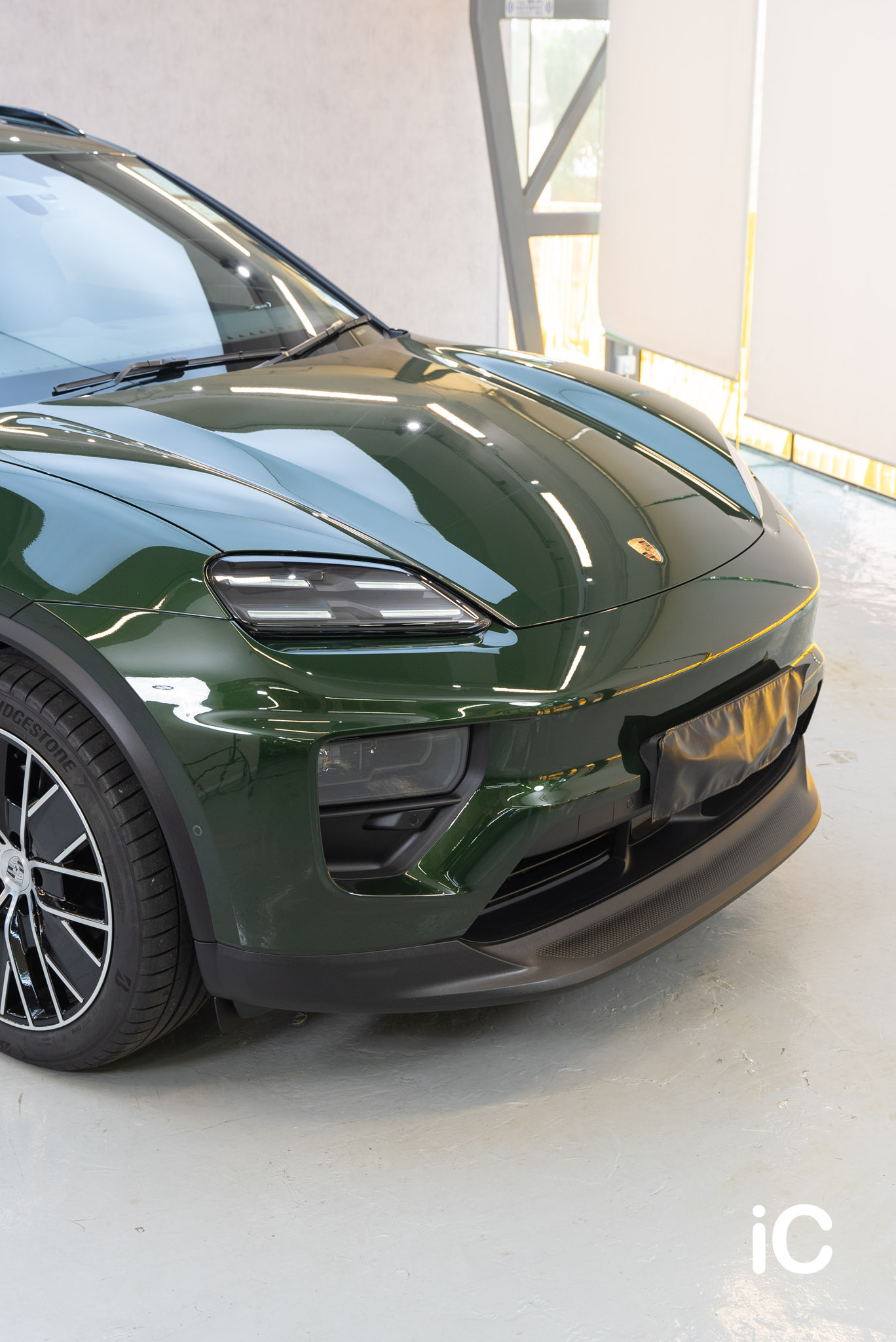 Porsche Macan EV 透明 PPF 施工作品