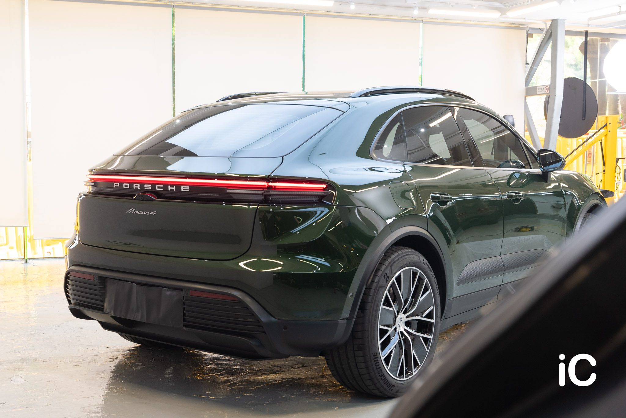 Porsche Macan EV 透明 PPF 施工作品
