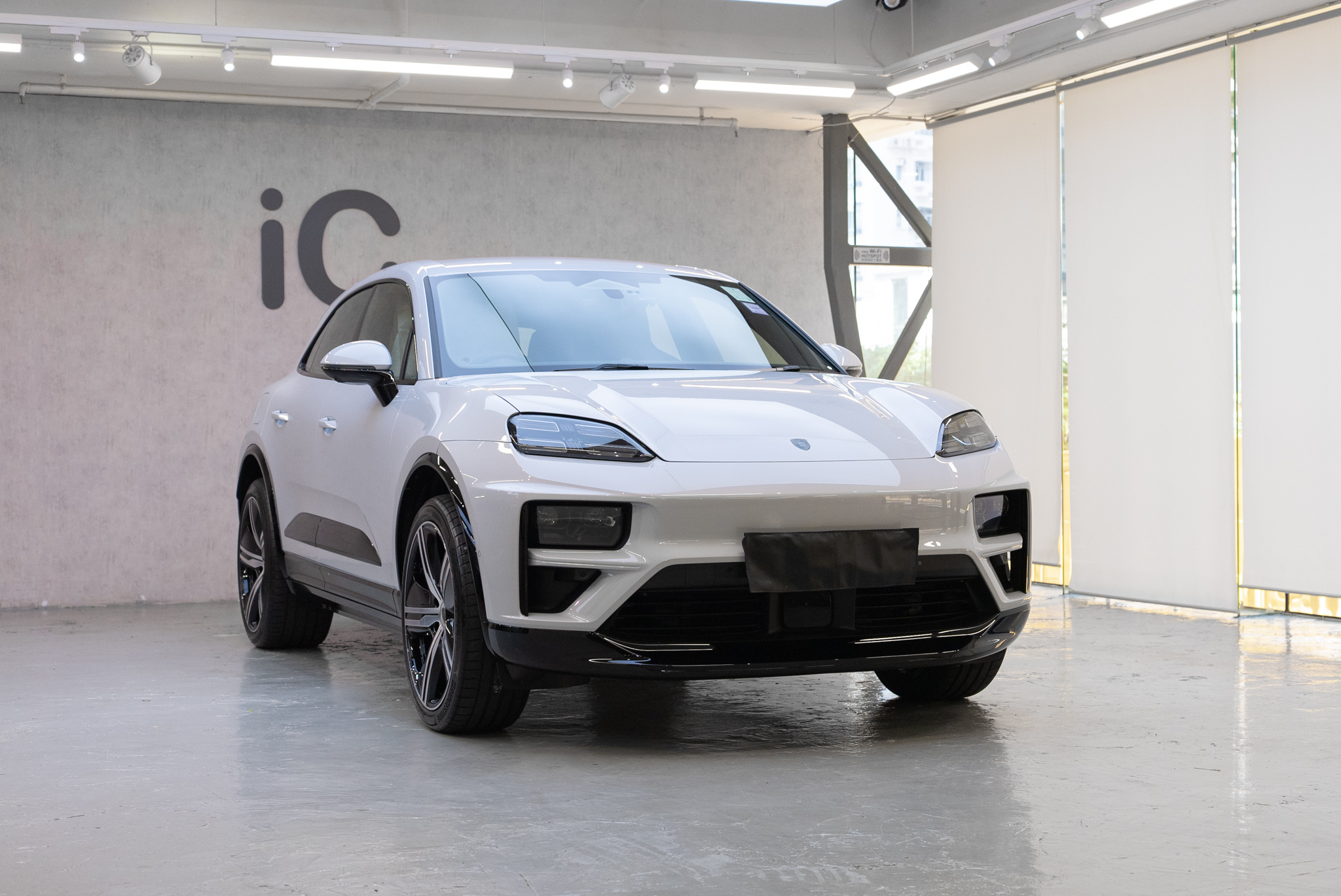 Porsche Macan EV Turbo 透明 PPF 施工作品