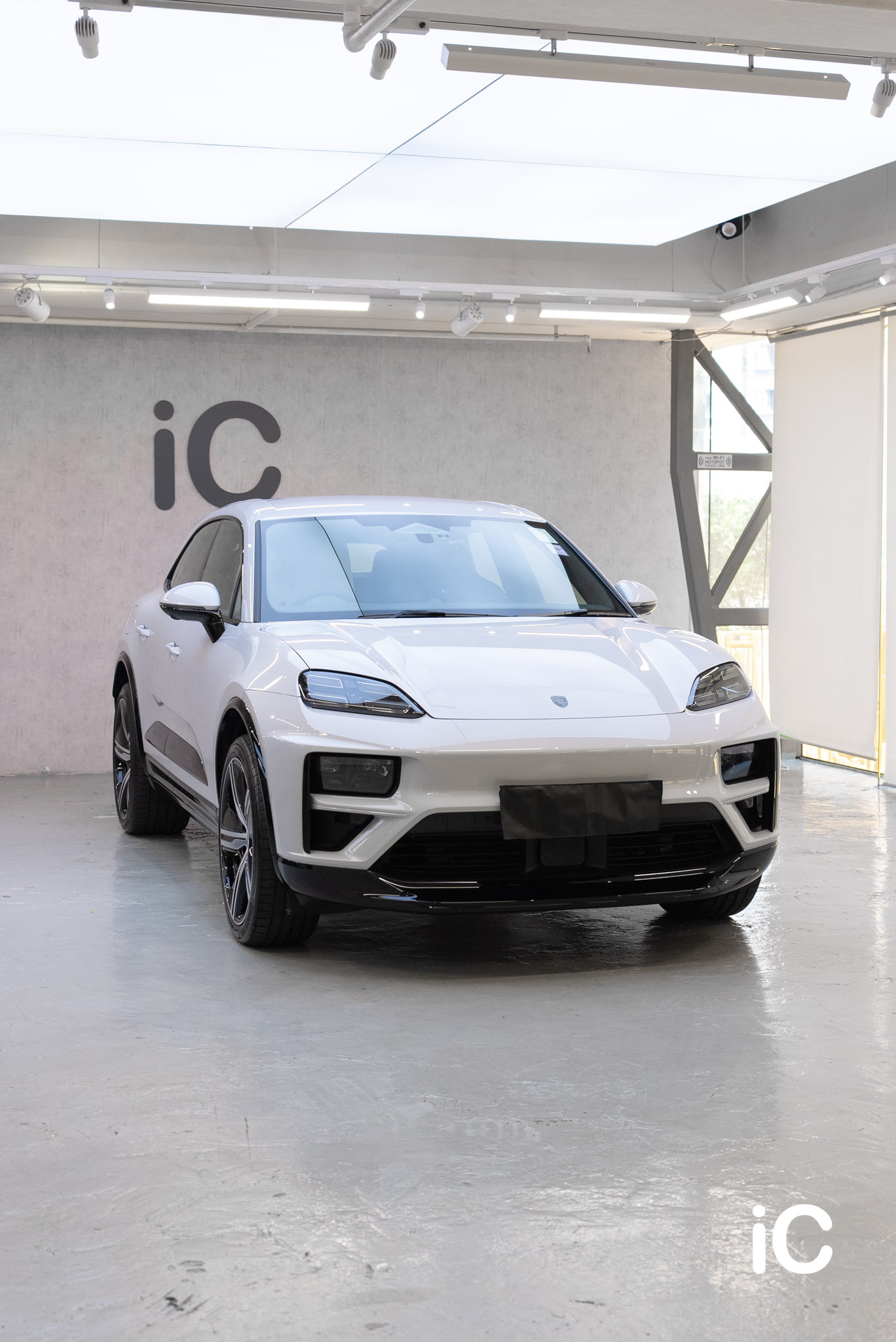 Porsche Macan EV Turbo 透明 PPF 施工作品