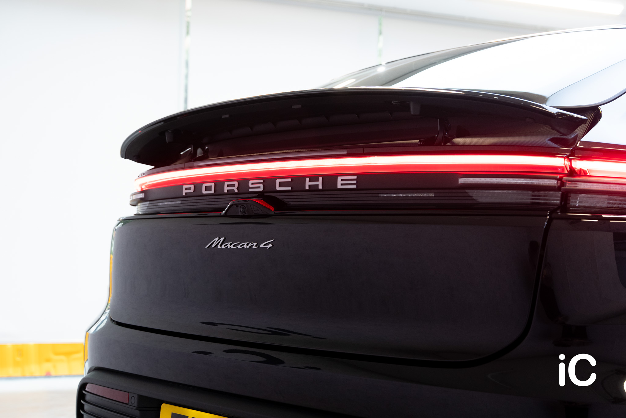Porsche Macan EV 透明 PPF 施工作品