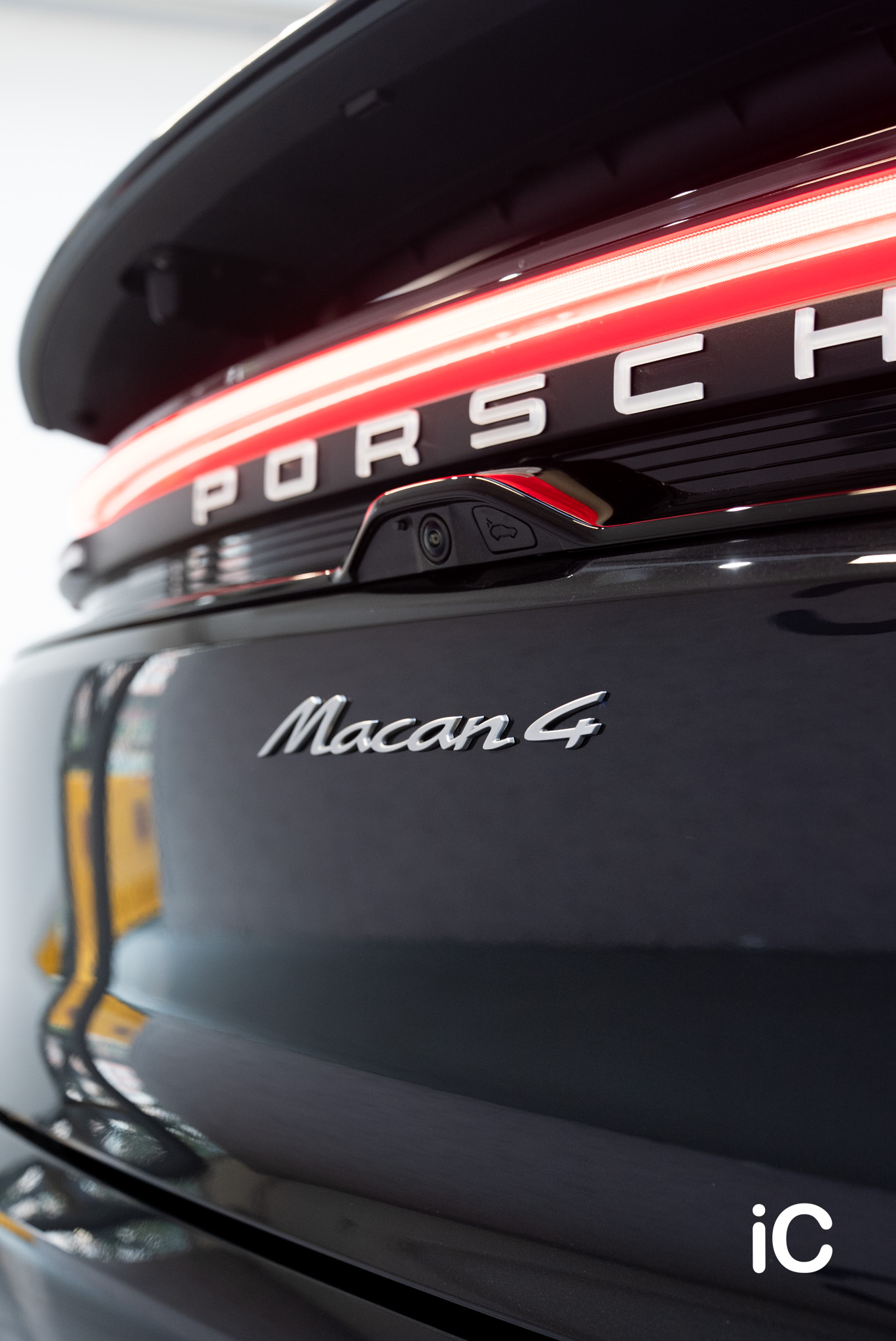 Porsche Macan EV 透明 PPF 施工作品