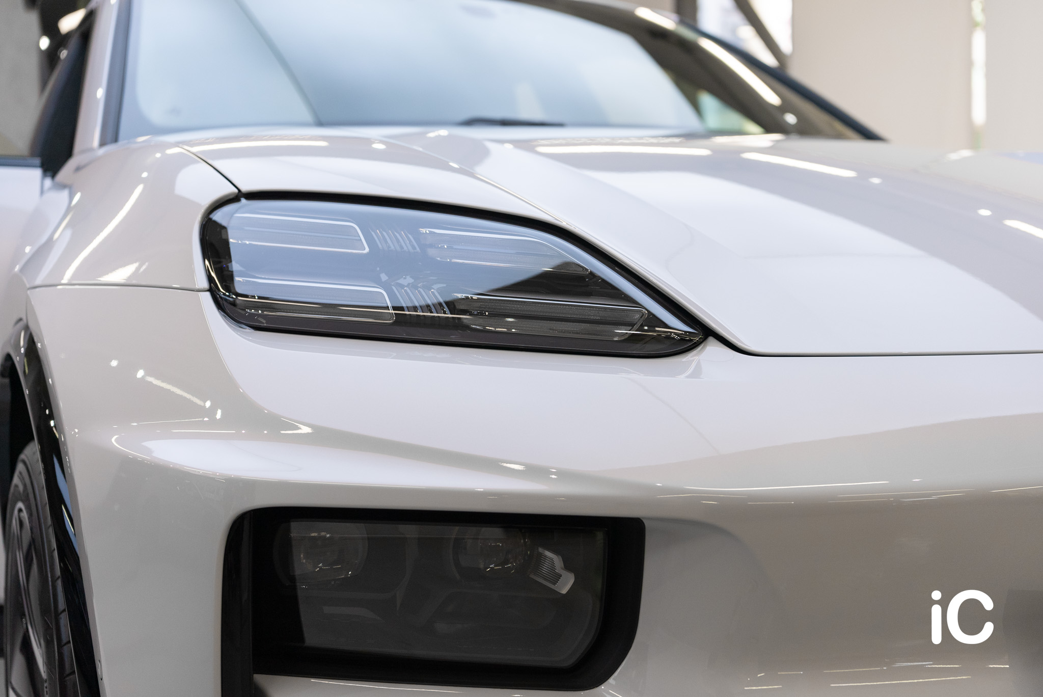 Porsche Macan EV Turbo 透明 PPF 施工作品