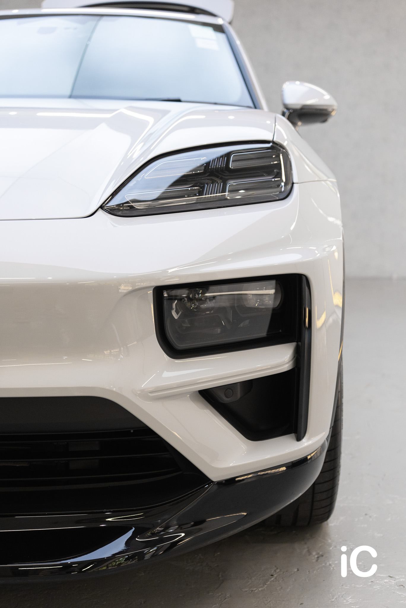 Porsche Macan EV Turbo 透明 PPF 施工作品