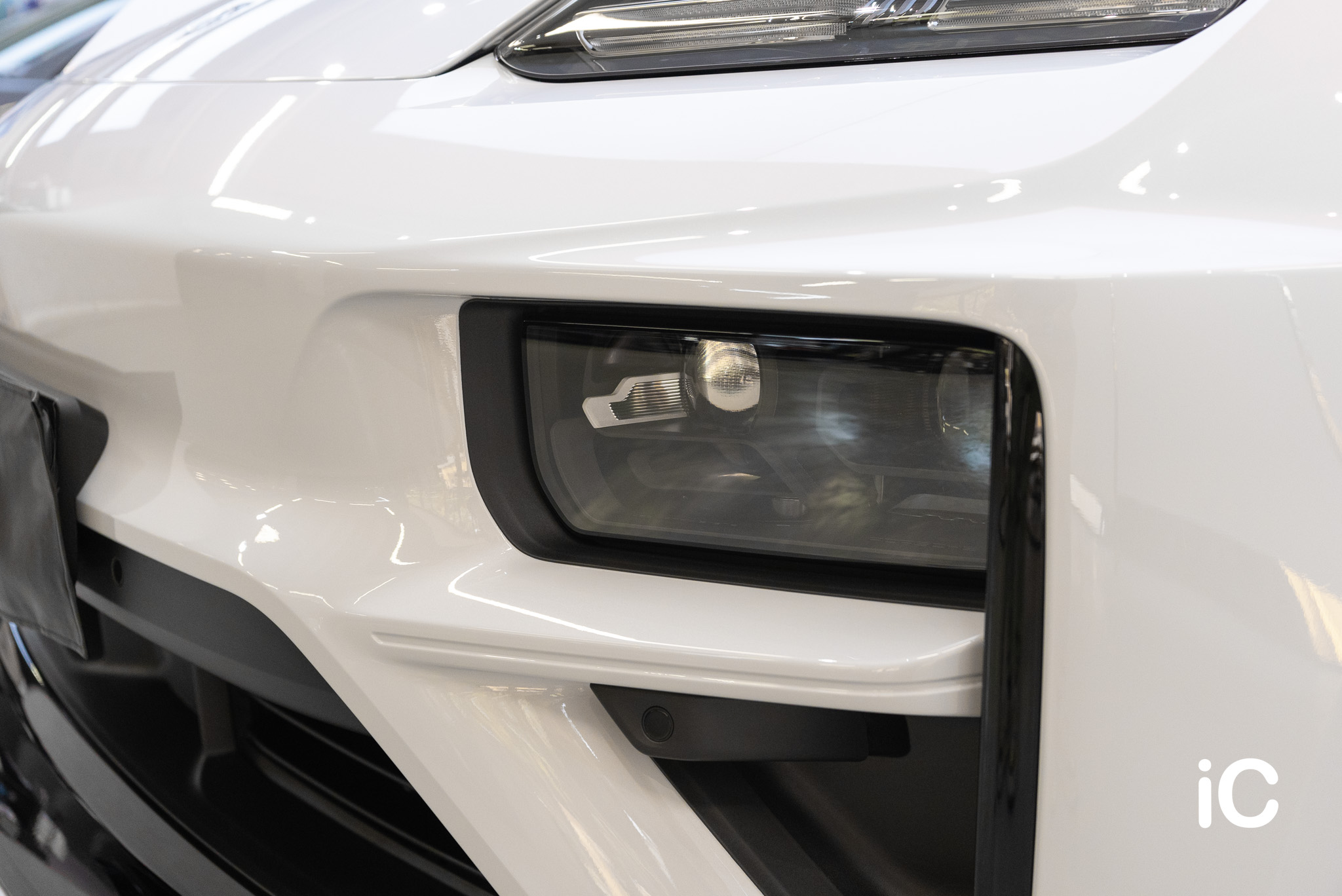 Porsche Macan EV Turbo 透明 PPF 施工作品