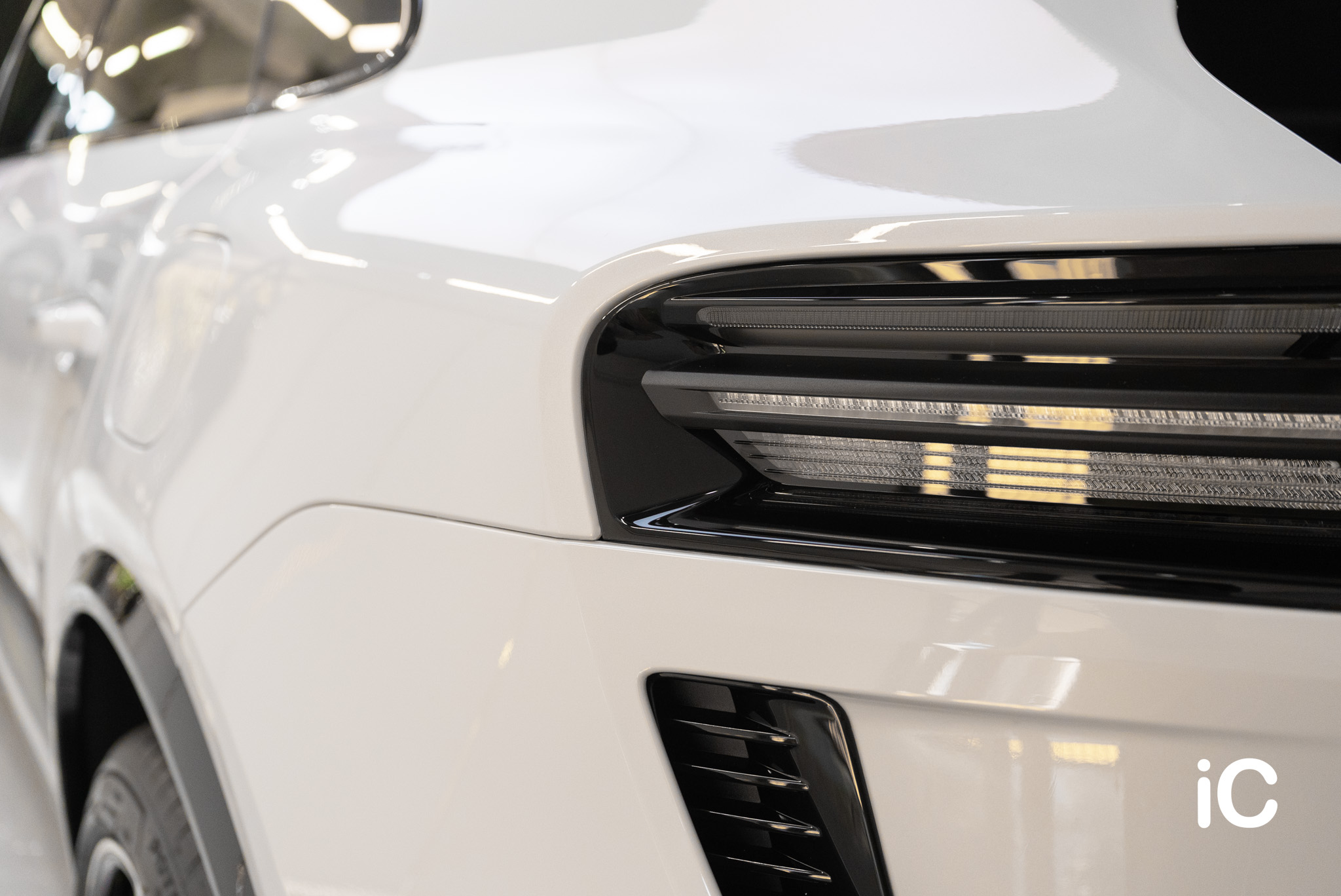 Porsche Macan EV Turbo 透明 PPF 施工作品