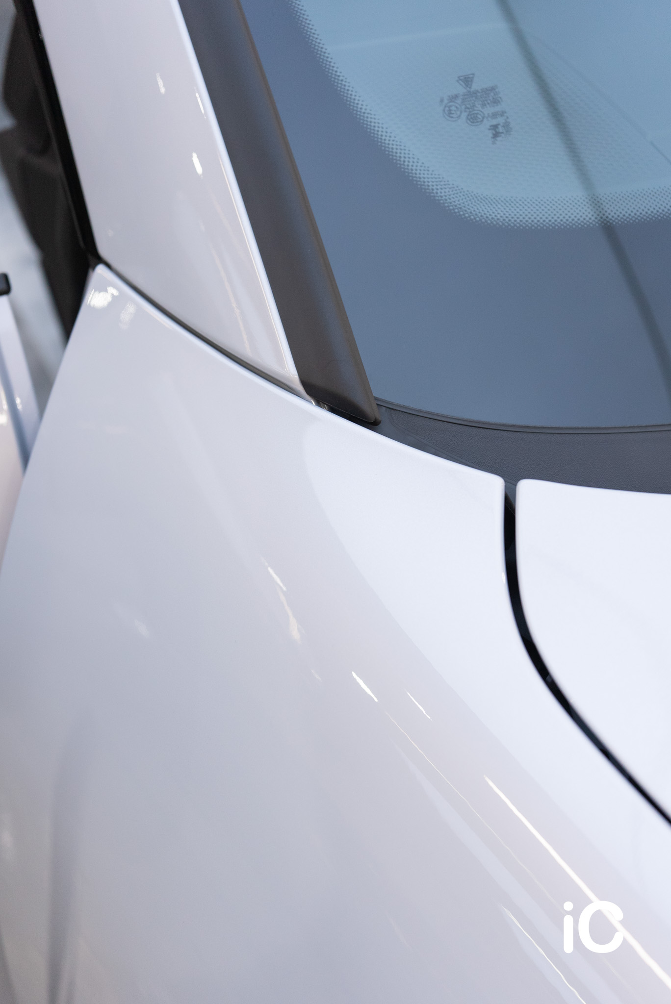 Porsche Macan EV Turbo 透明 PPF 施工作品