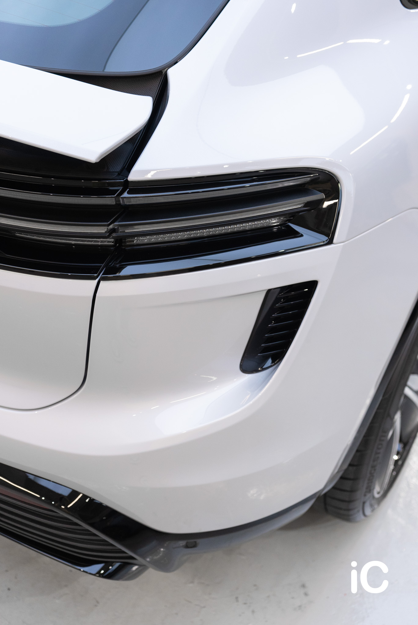 Porsche Macan EV Turbo 透明 PPF 施工作品