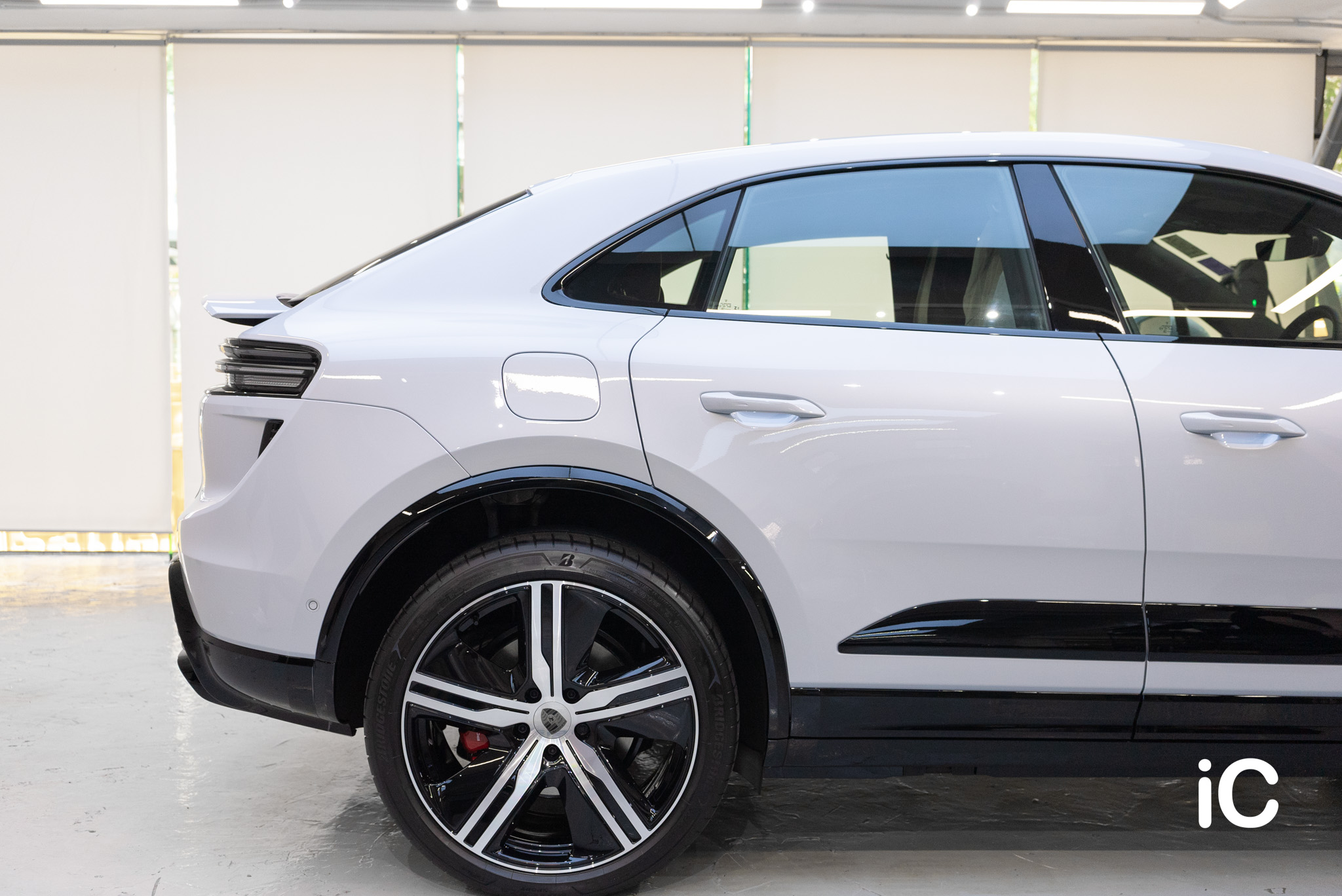 Porsche Macan EV Turbo 透明 PPF 施工作品