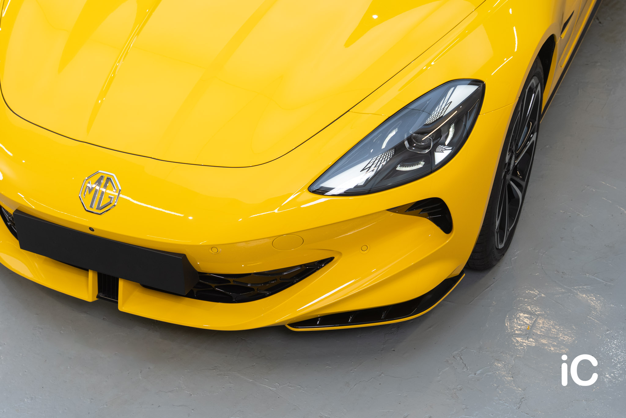 MG Cyberster 透明 PPF 施工作品
