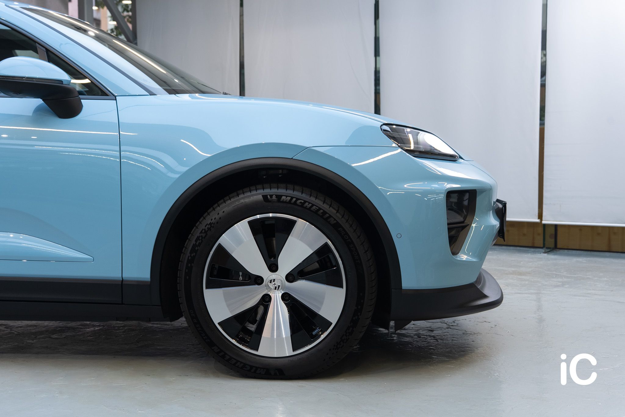 Porsche Macan EV 透明 PPF 施工作品