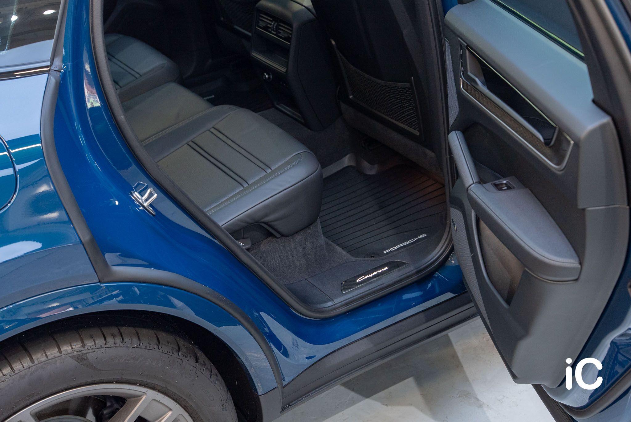 Porsche Cayenne 透明 PPF 施工作品