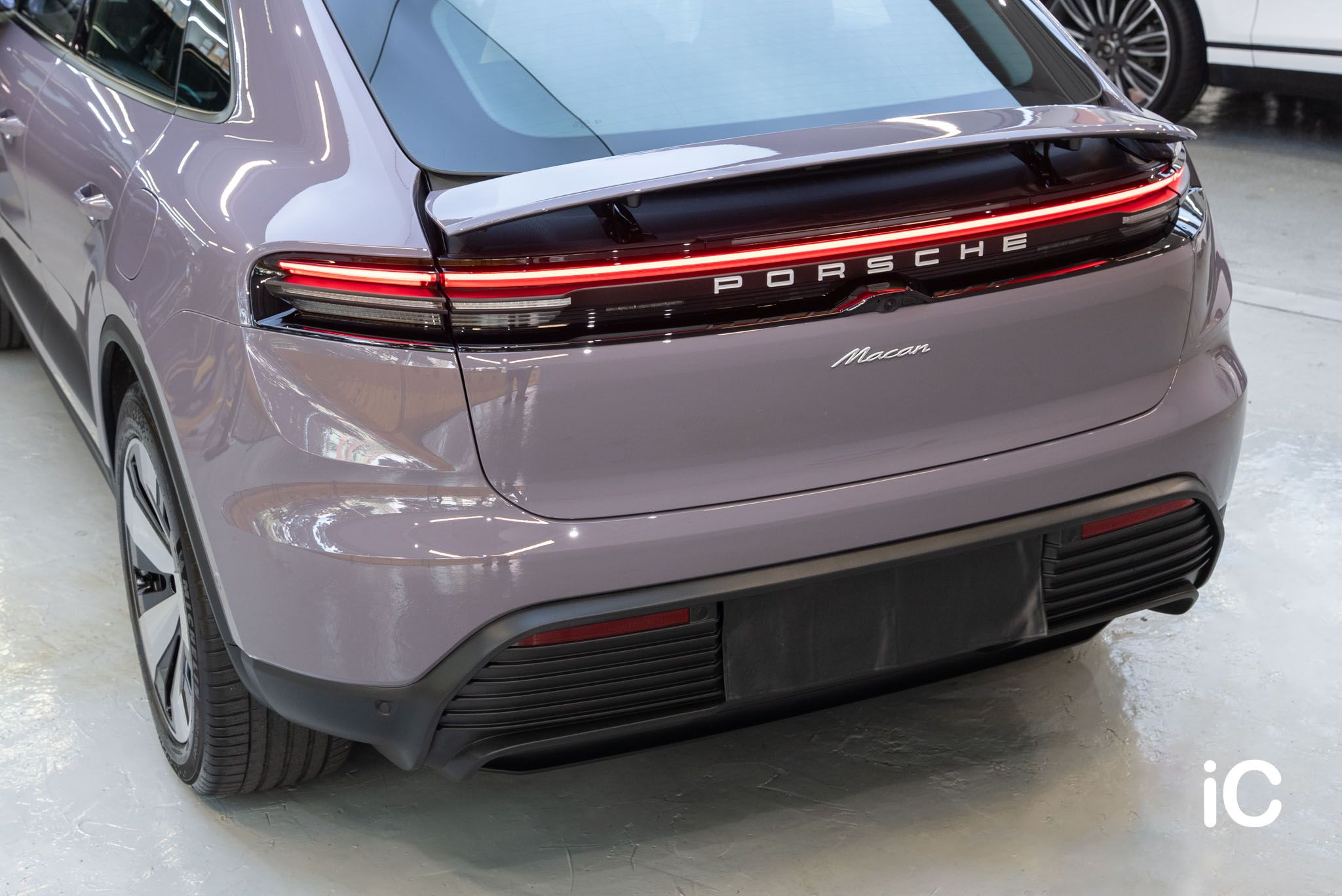 Porsche Macan EV 透明 PPF 施工作品
