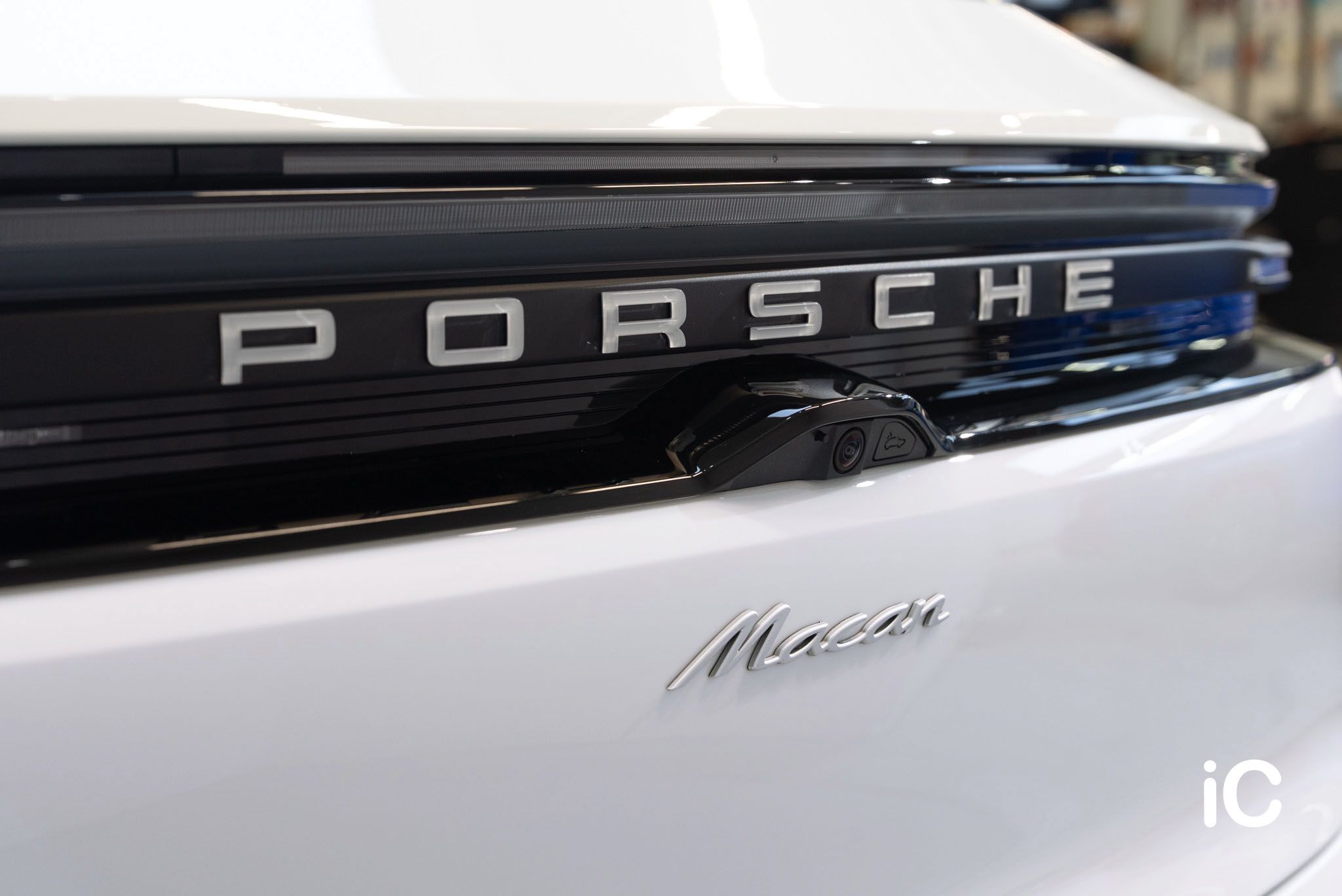 Porsche Macan EV 透明 PPF 施工作品