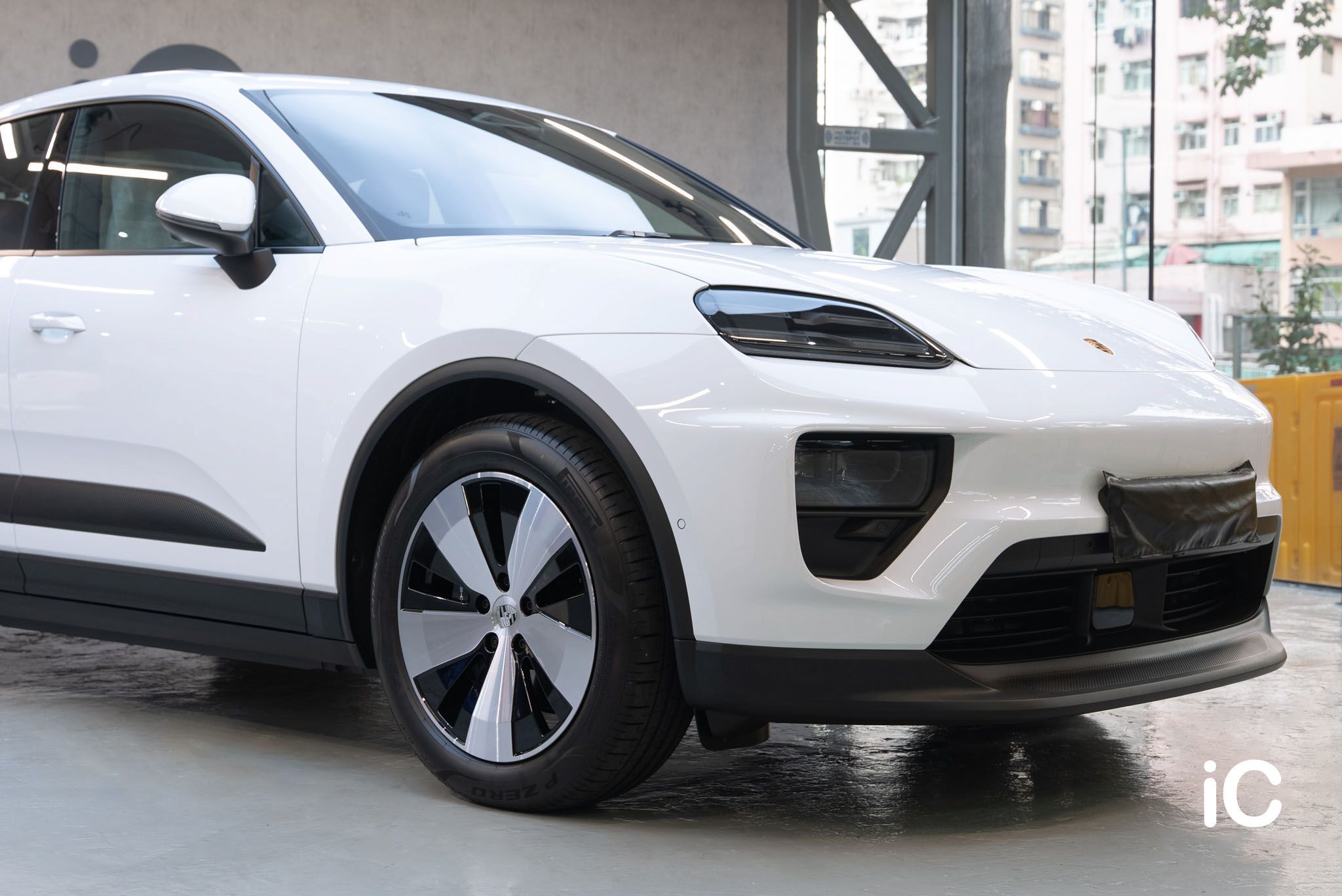 Porsche Macan EV 透明 PPF 施工作品