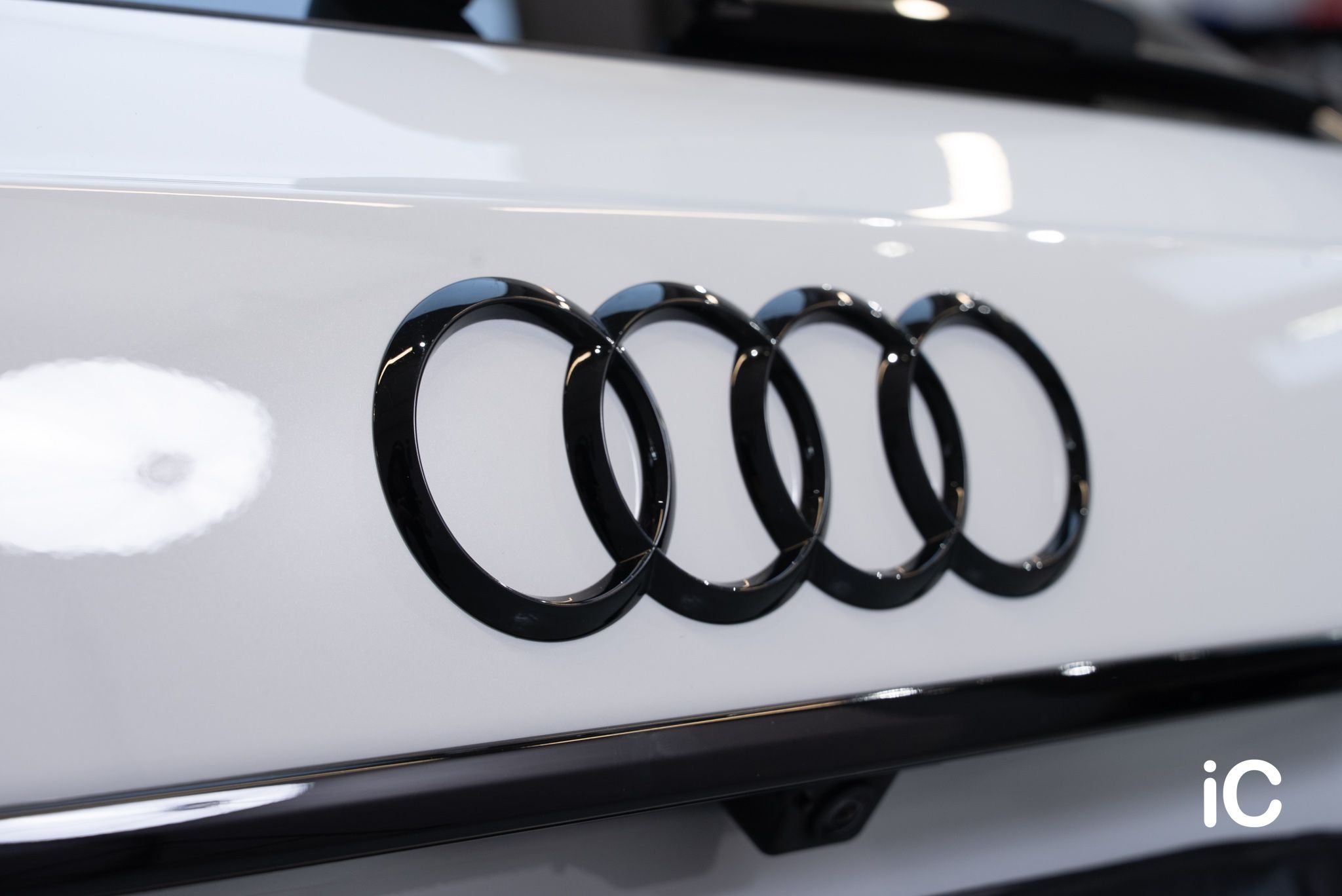 Audi RS4 鍍膜 施工作品
