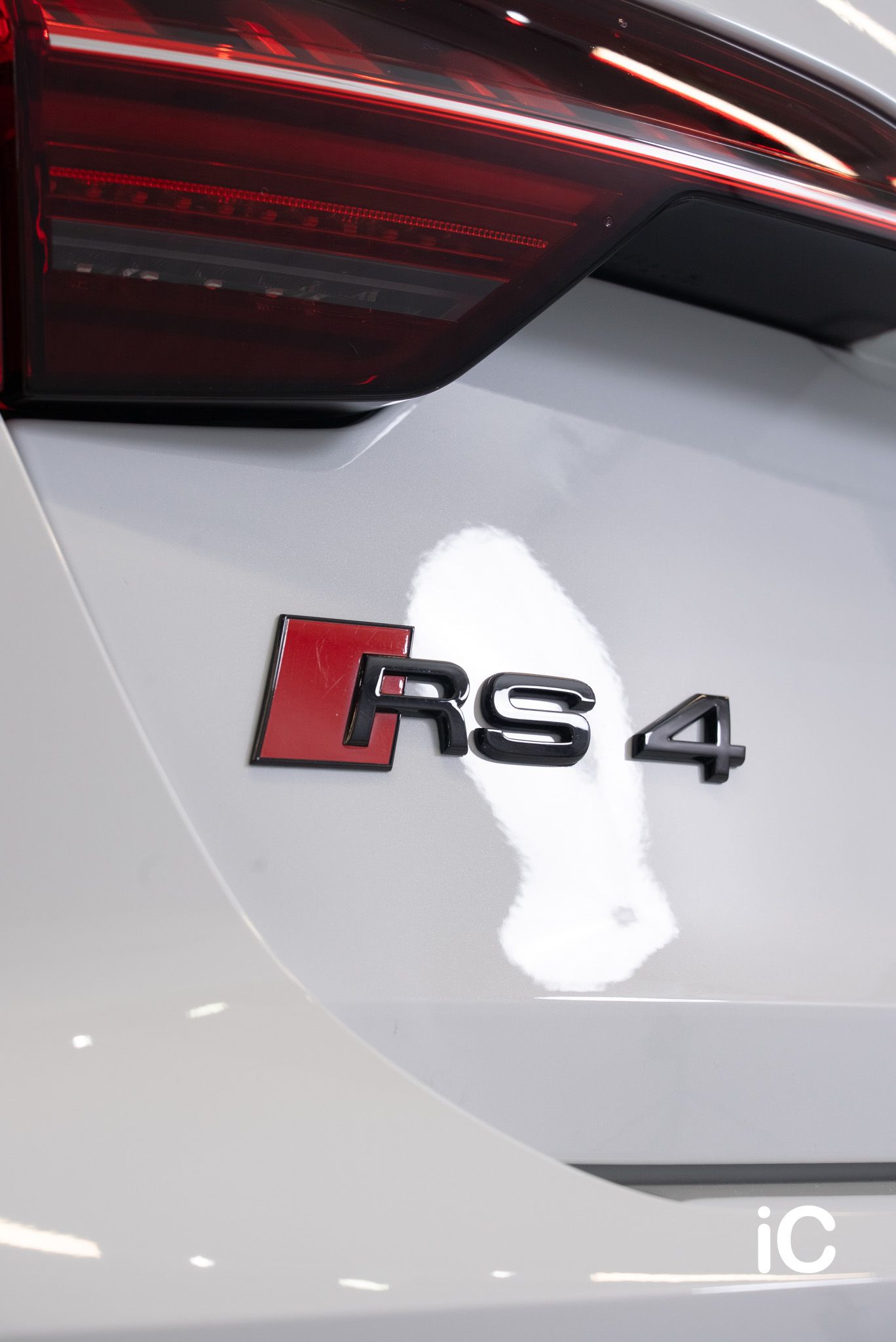 Audi RS4 鍍膜 施工作品