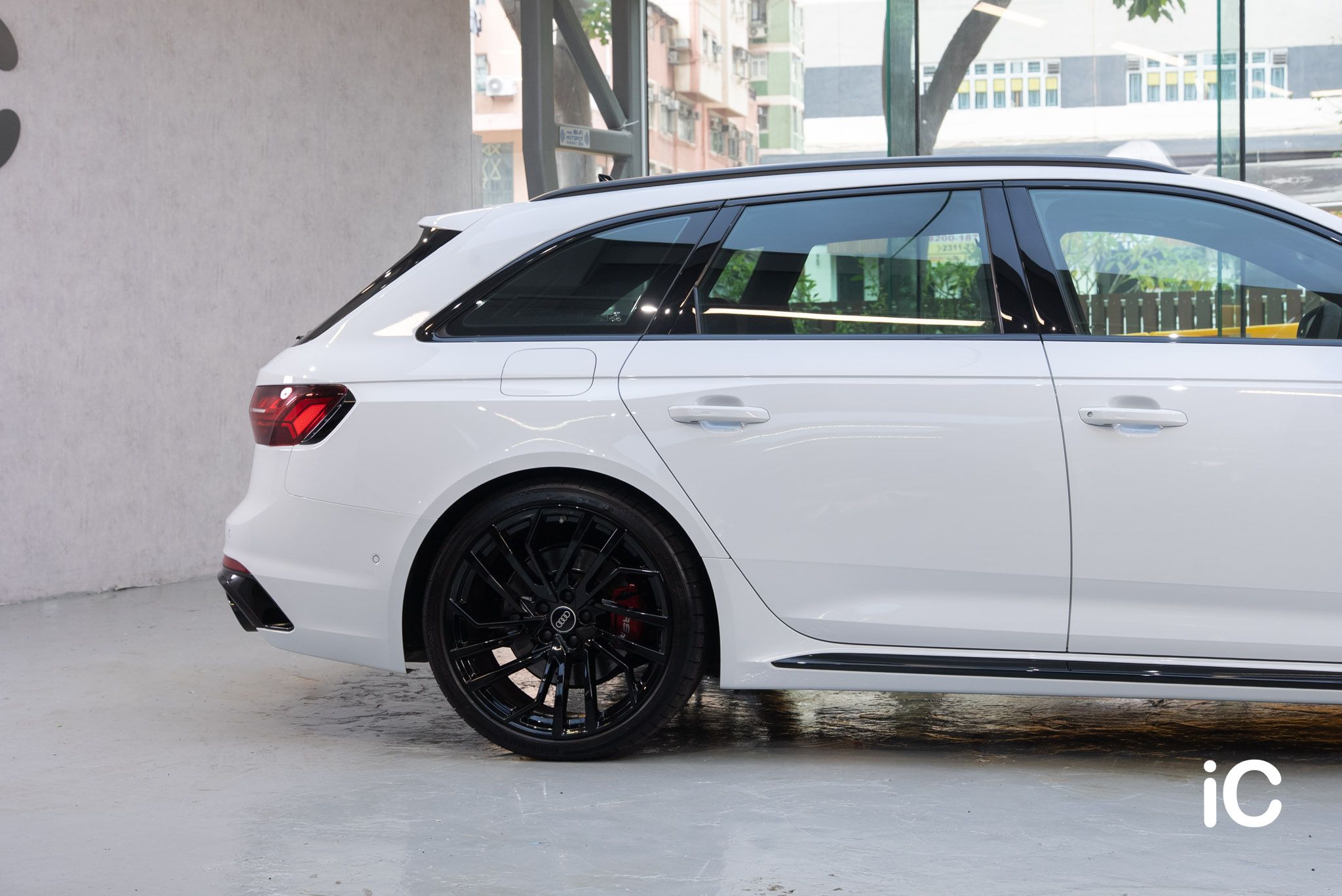 Audi RS4 鍍膜 施工作品
