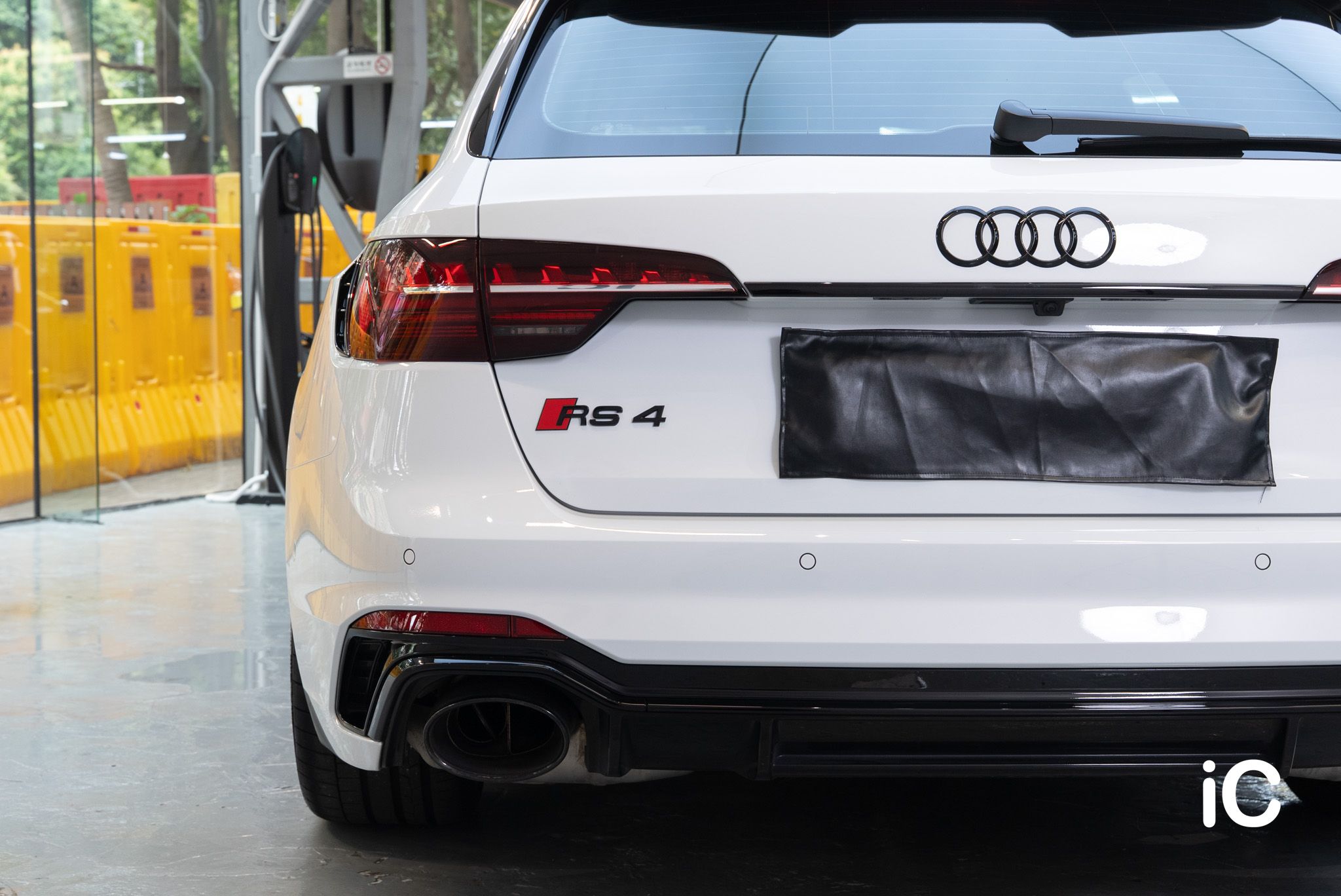 Audi RS4 鍍膜 施工作品