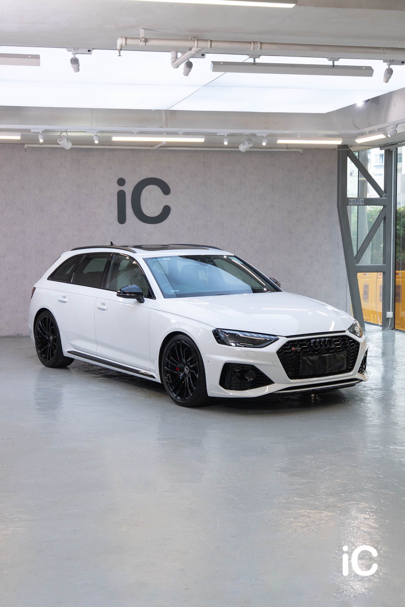 Audi RS4 鍍膜 施工作品
