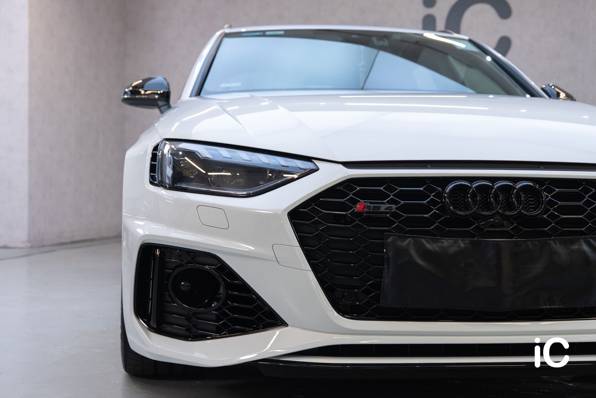 Audi RS4 鍍膜 施工作品