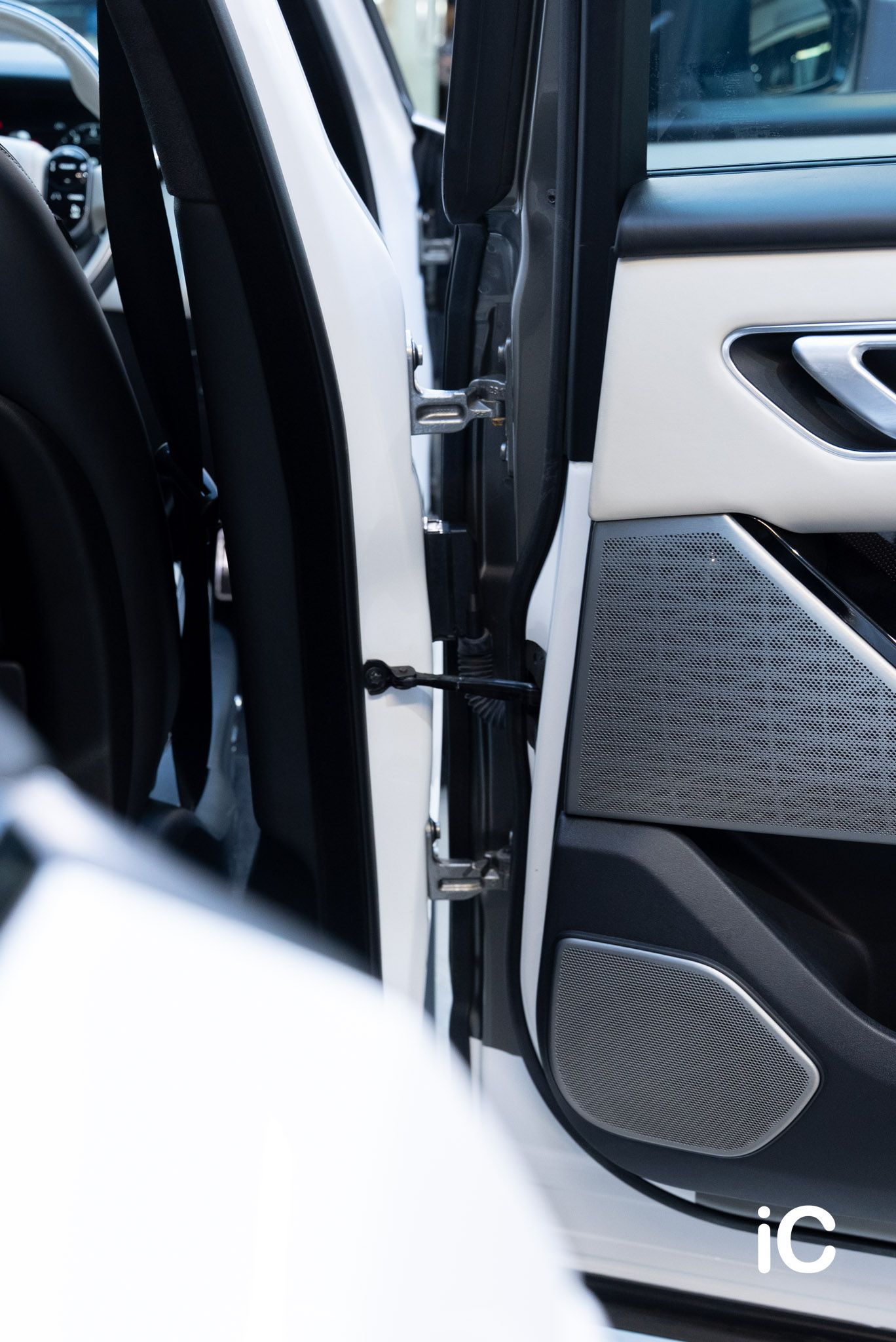 Land Rover Velar 轉色 PPF 施工作品
