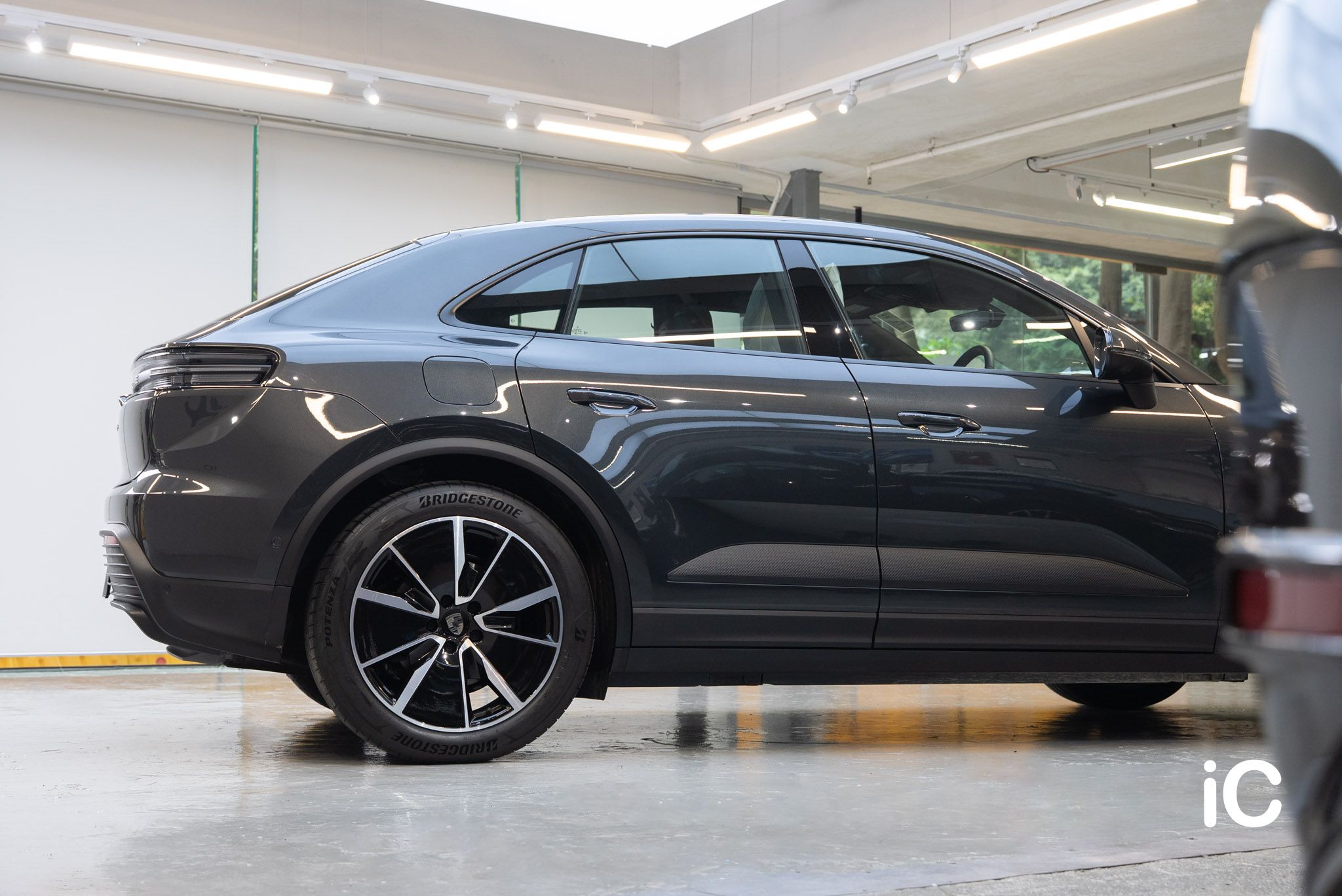 Porsche Macan EV 鍍膜 施工作品