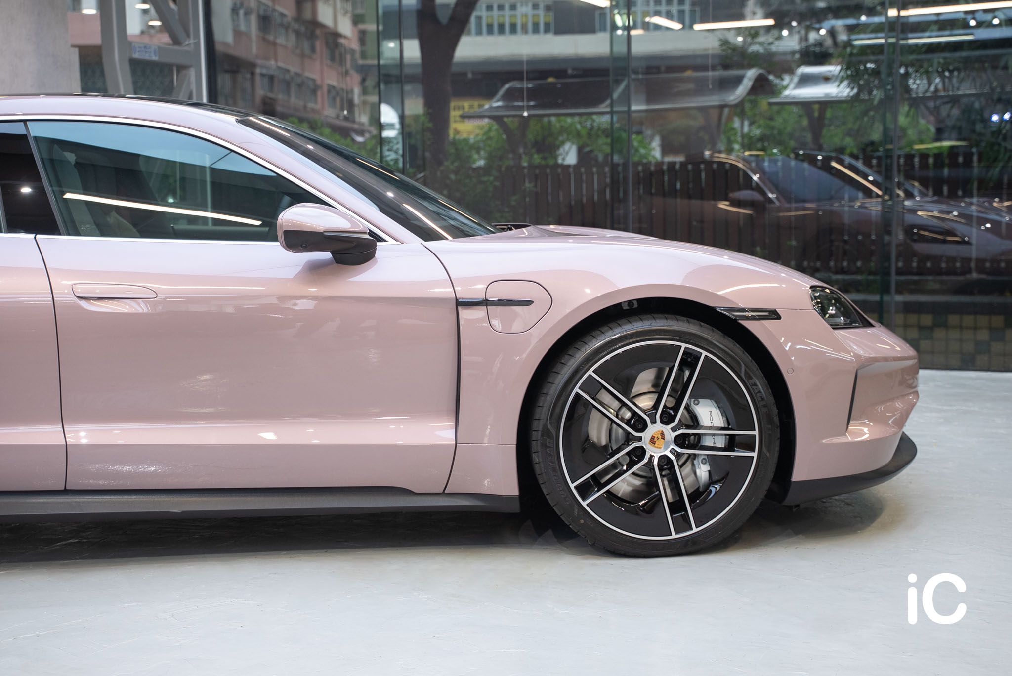 Porsche Taycan 4S 透明 PPF 施工作品