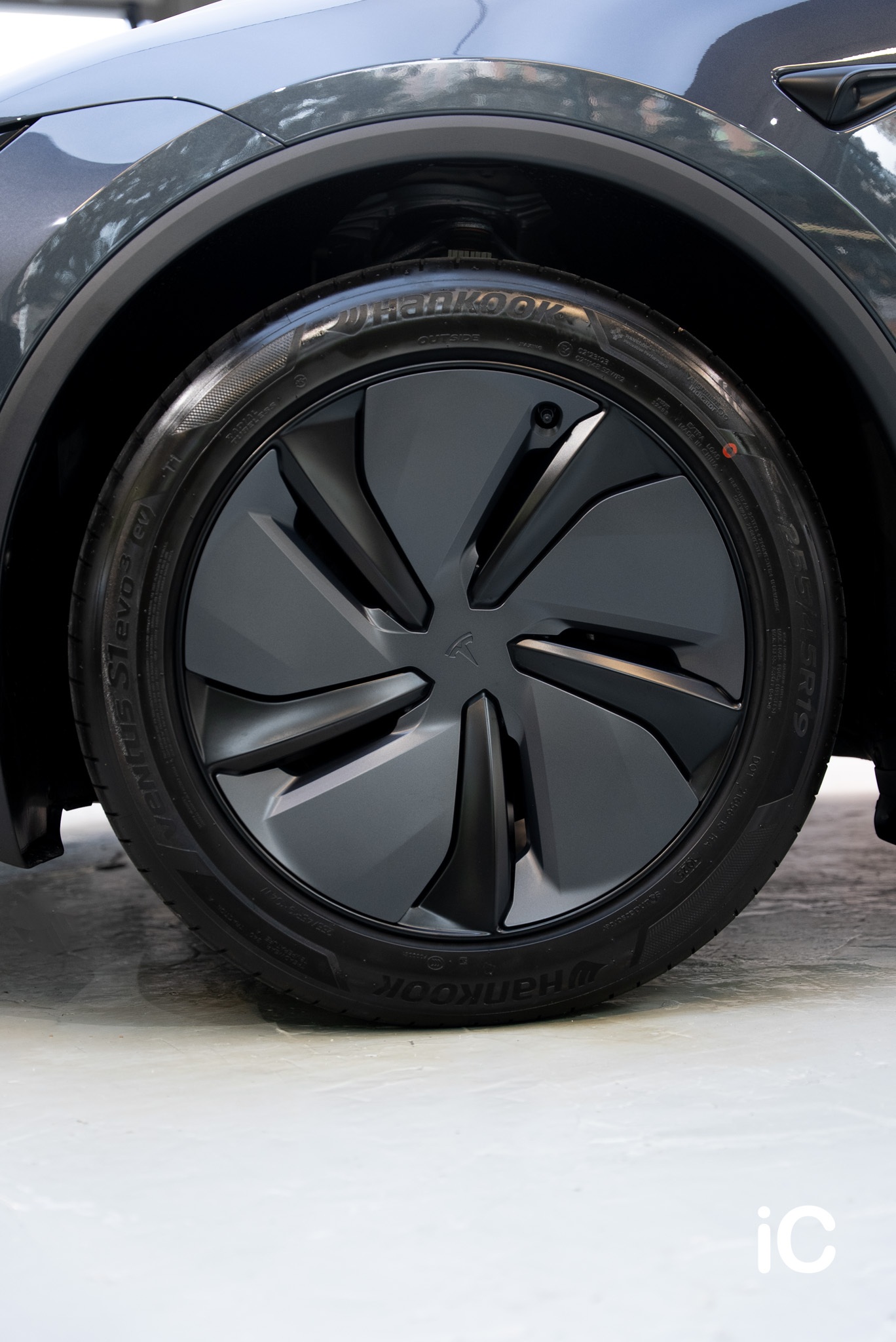 Tesla Model Y 鍍膜 施工作品