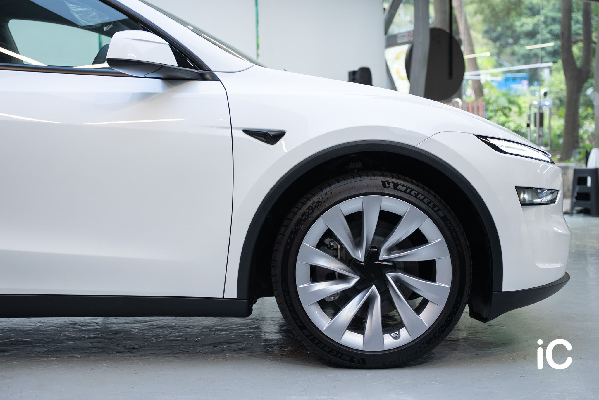 Tesla Model Y 鍍膜 施工作品
