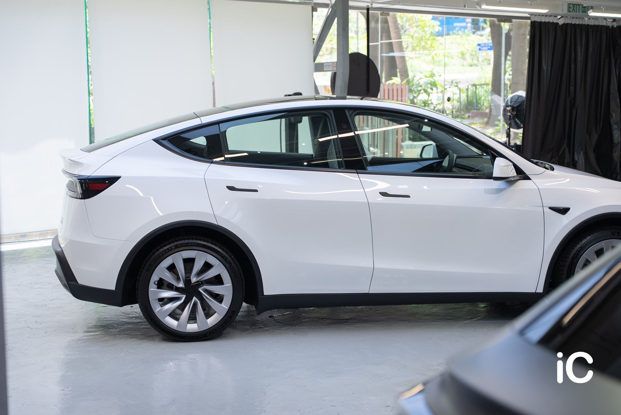 Tesla Model Y 鍍膜 施工作品