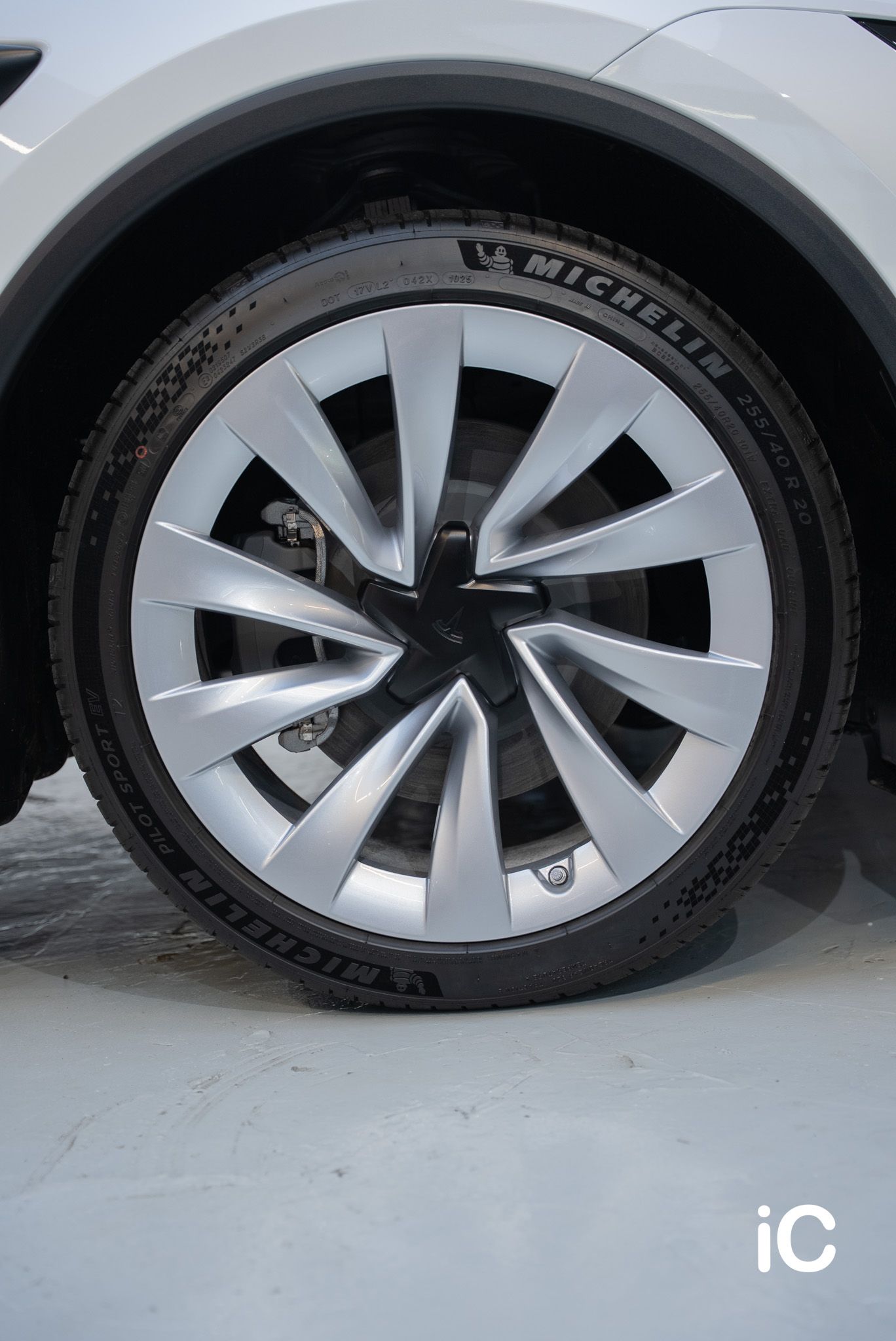 Tesla Model Y 鍍膜 施工作品