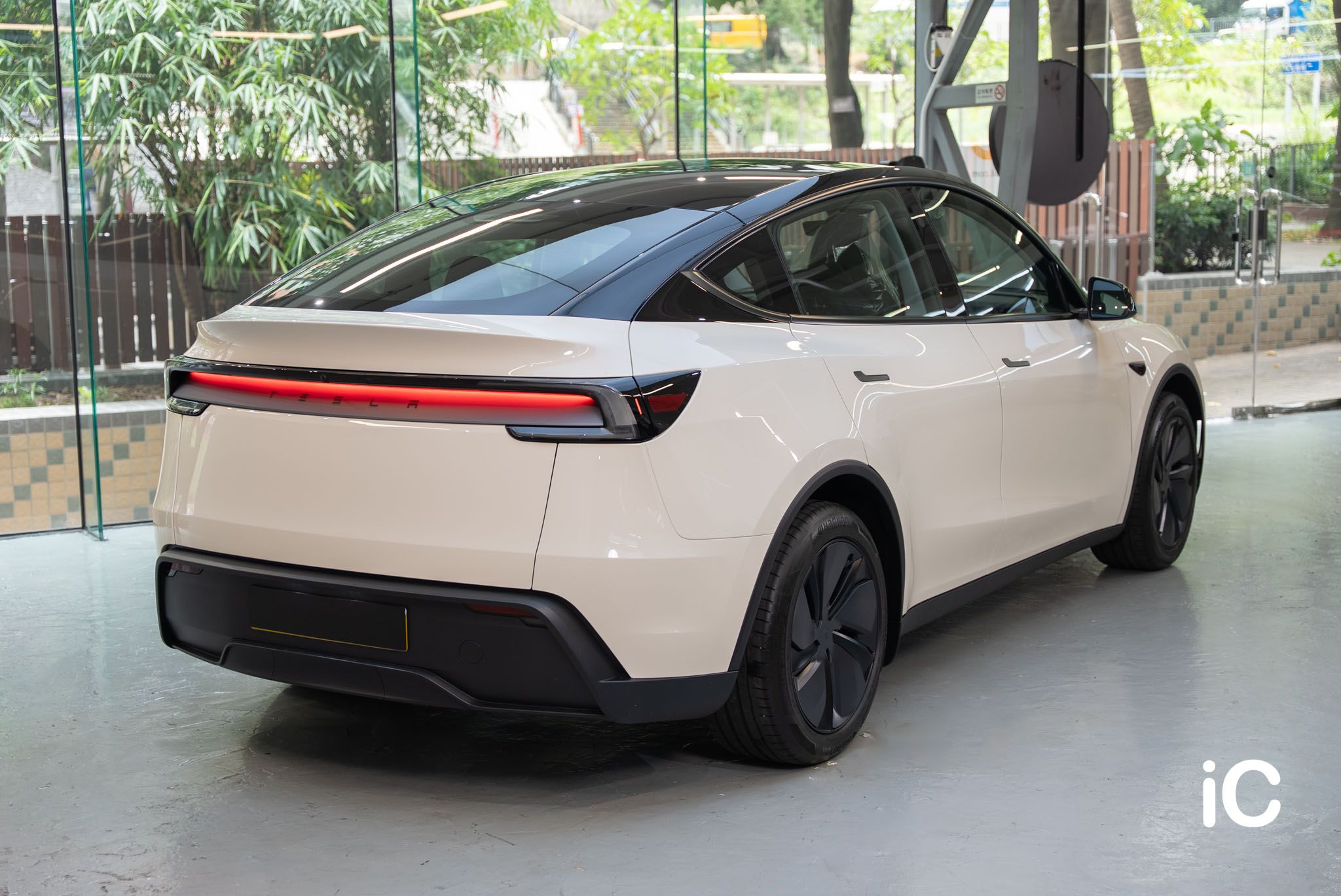 Tesla Model Y 轉色 PPF 施工作品