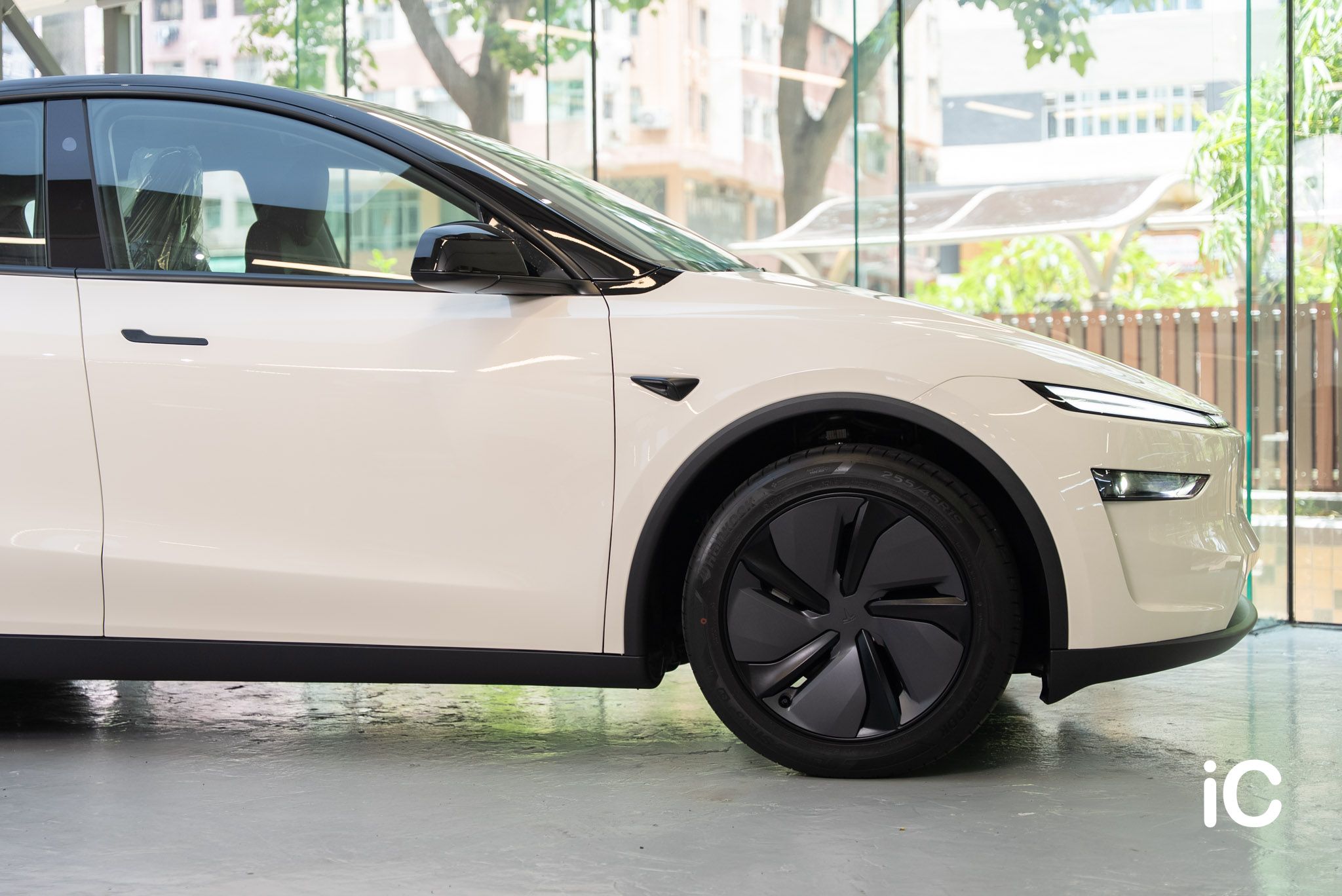Tesla Model Y 轉色 PPF 施工作品