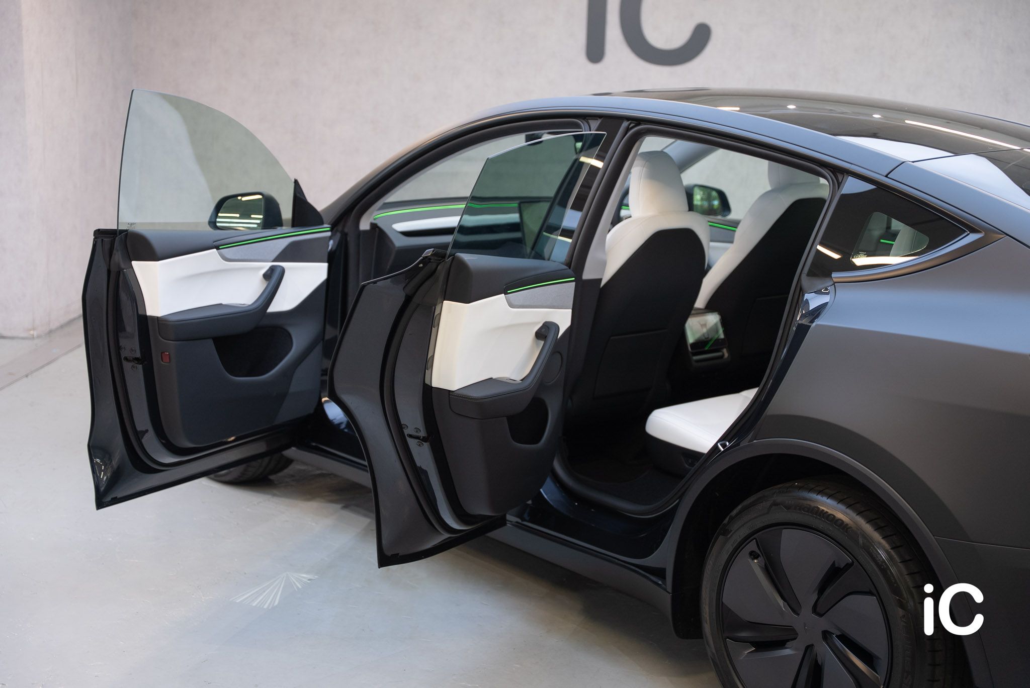 Tesla Model Y 轉色 PPF 施工作品