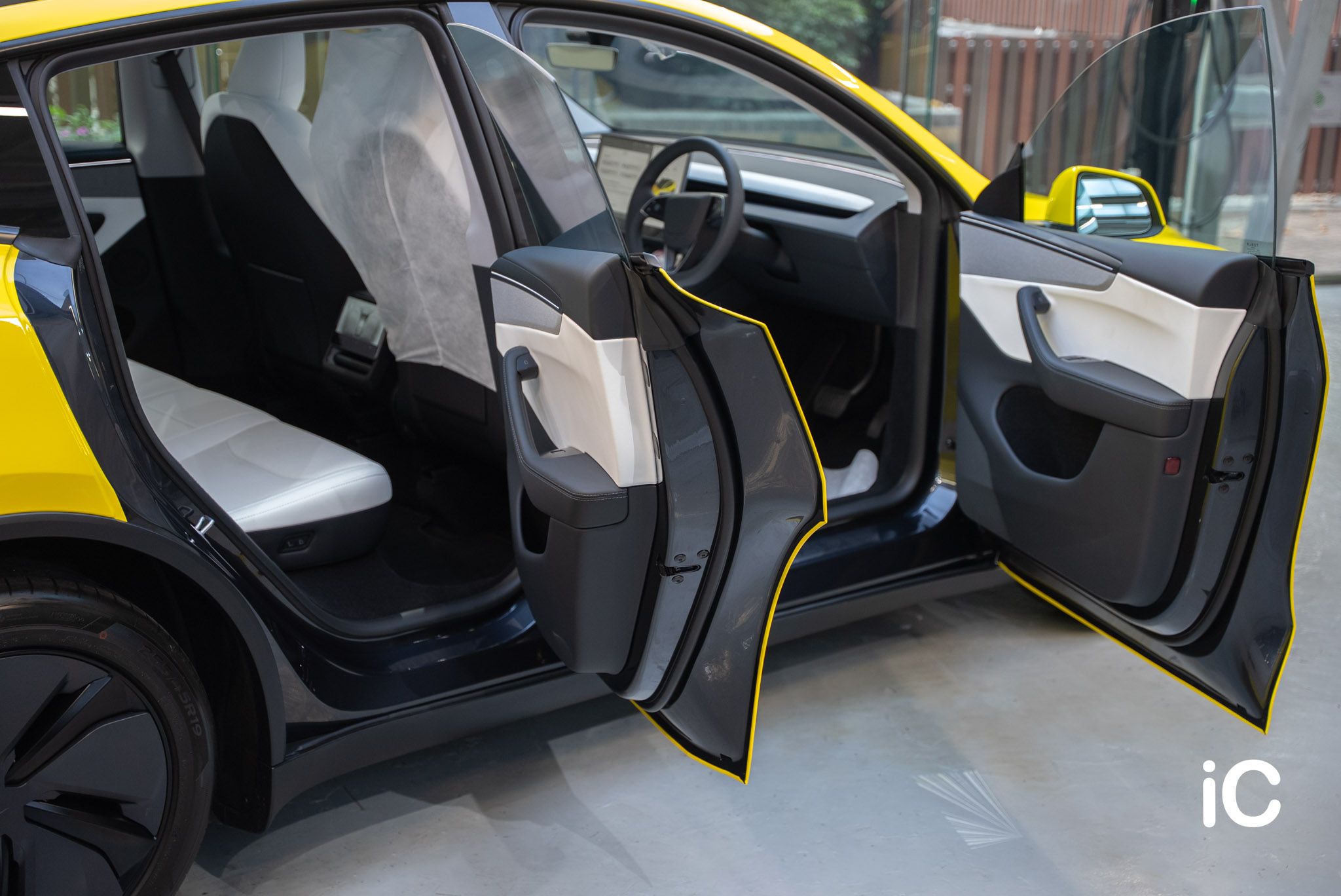 Tesla Model Y 轉色 PPF 施工作品